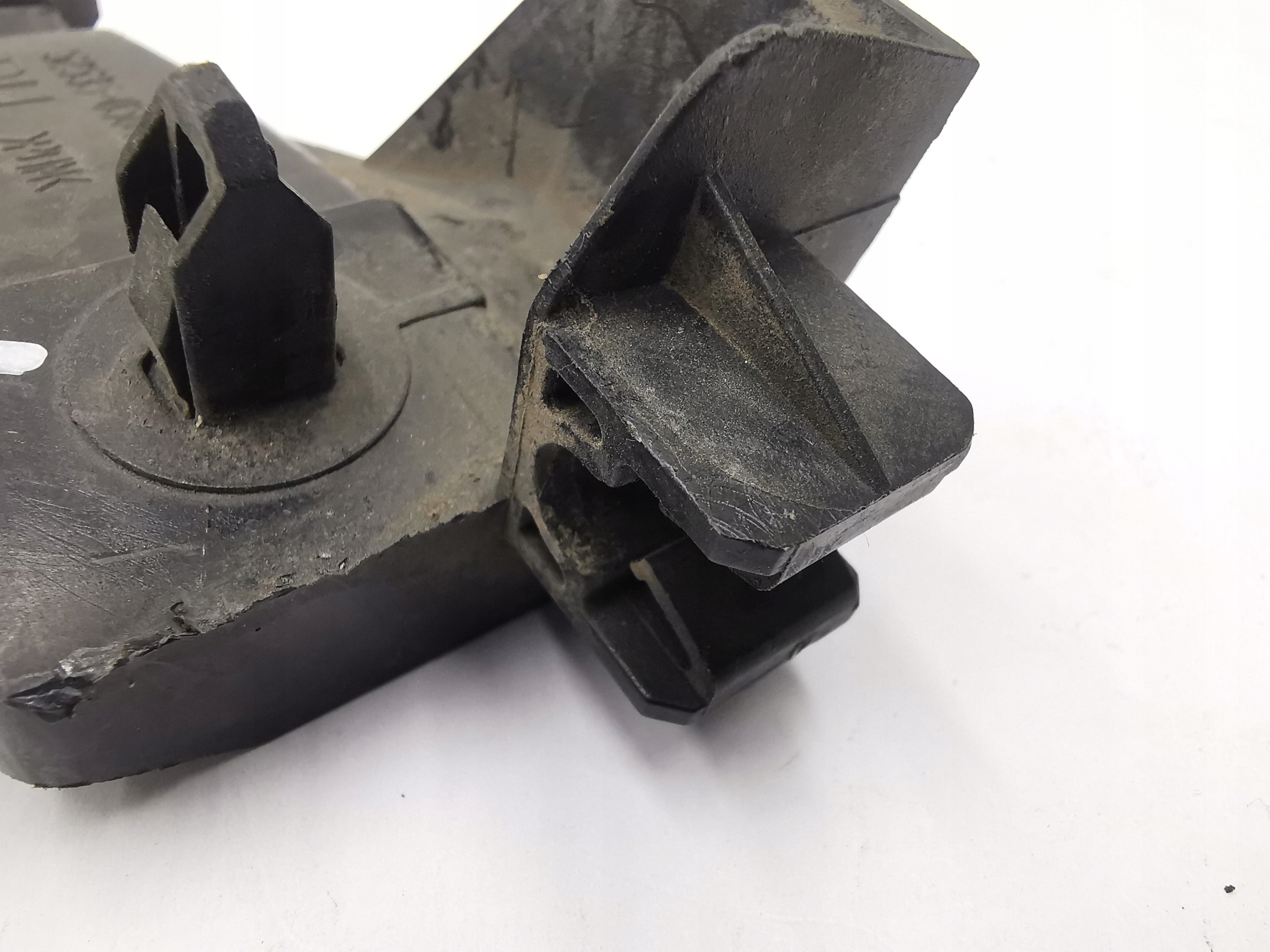 bumper bracket right front TOYOTA AVENSIS T25 / 52535-05020