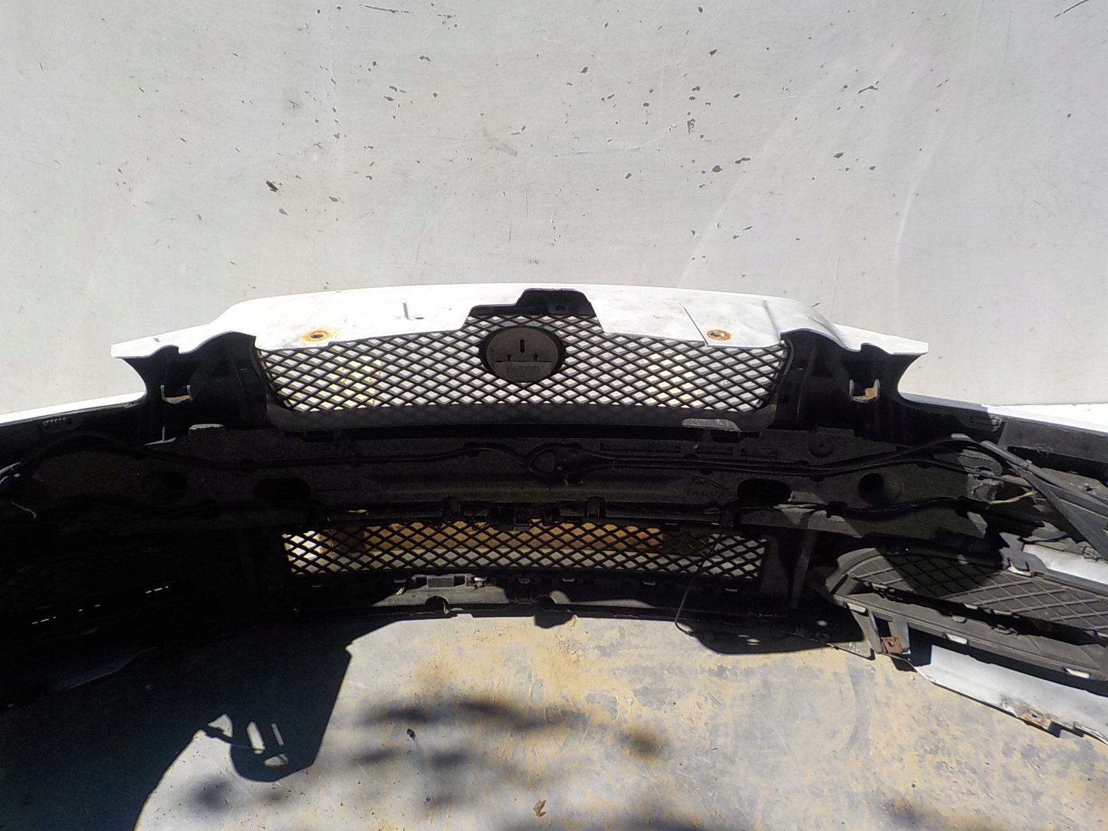 424 JAGUAR XF X250 bumper front front