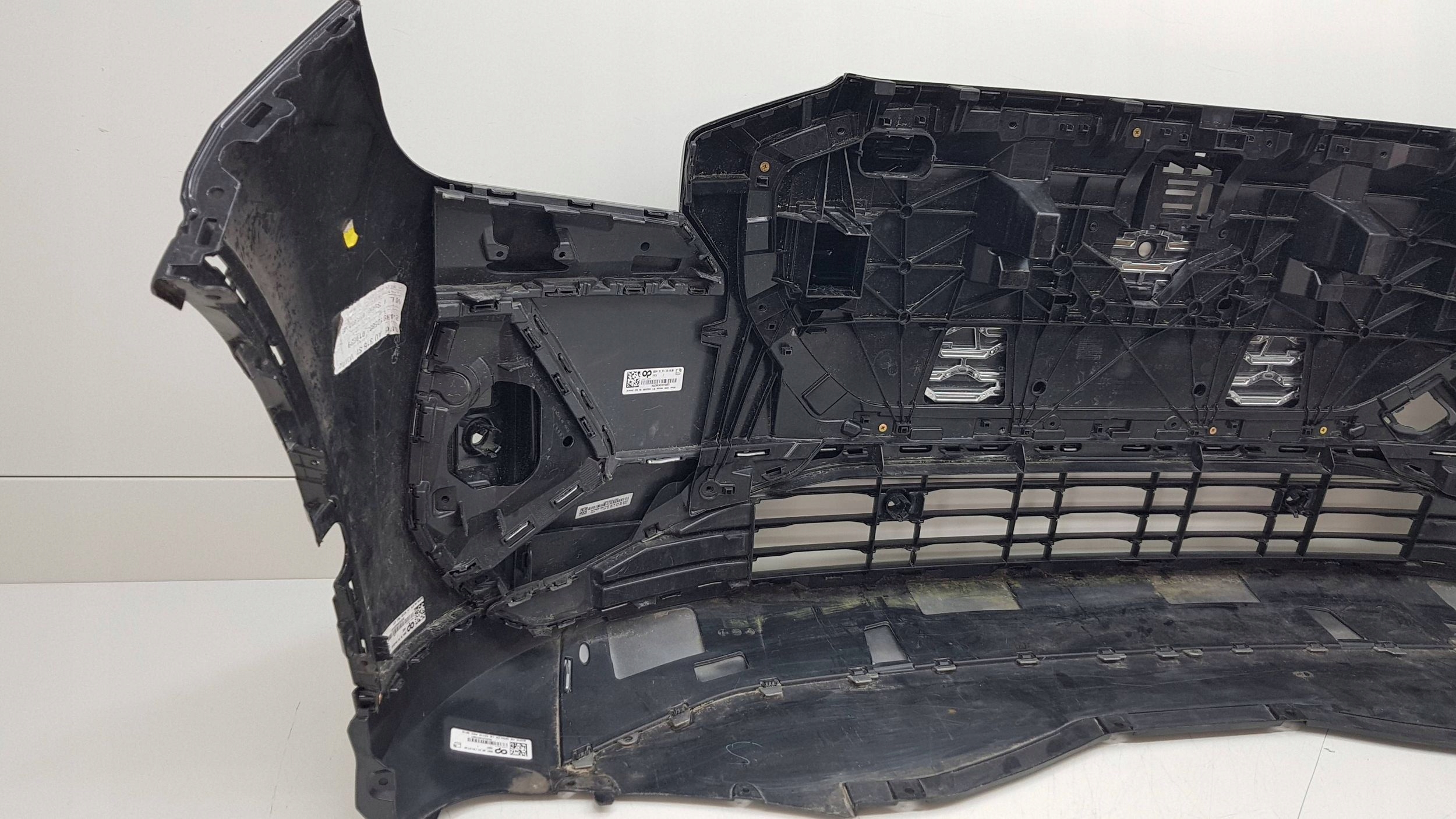 AUDI Q4 E-TRON s-line 2021 - bumper front 83A.807.233