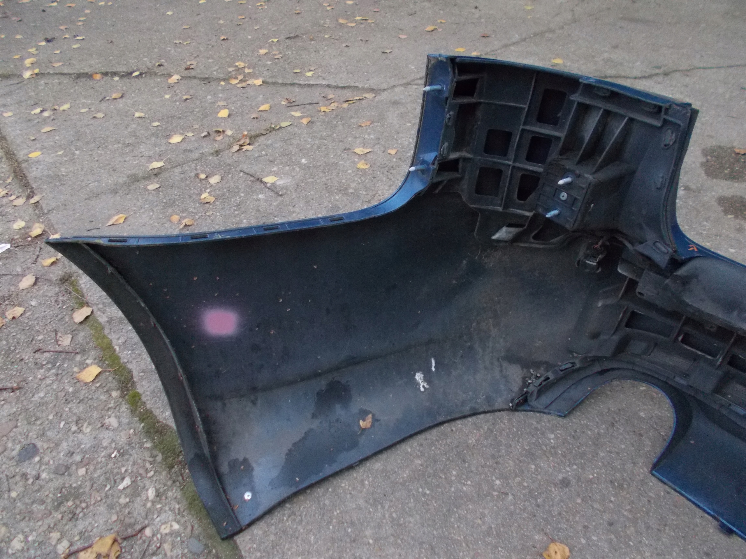 AUDI A4 B7 KOMBI Stoßstange heck Z PDC der Räder. LZ5C