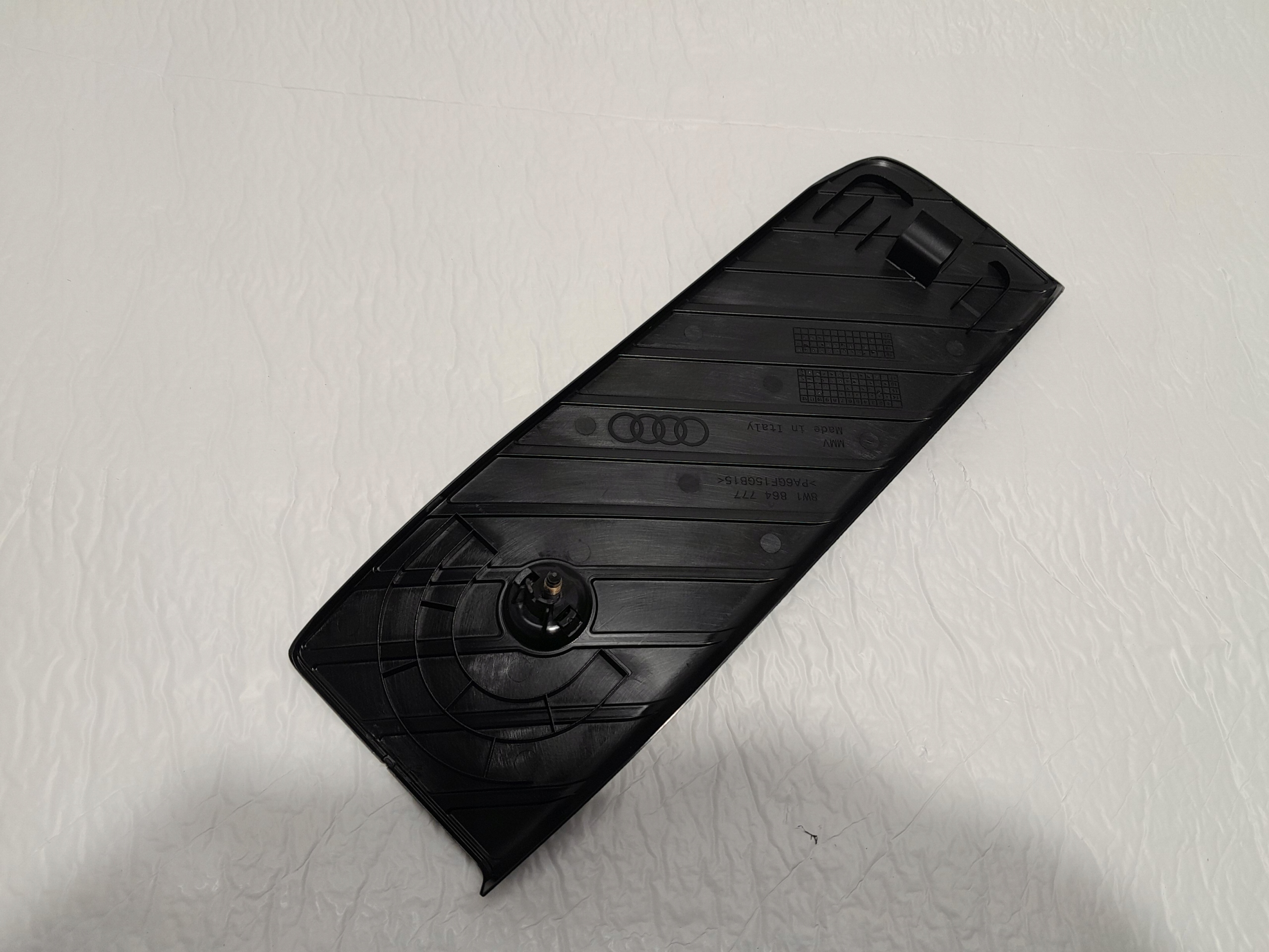 AUDI A4 B9 LIFT PODNOZEK PODSTAPNICA 8W1864777