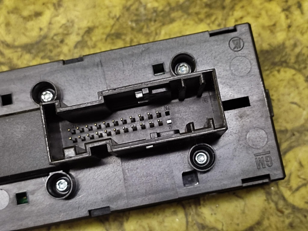 OPEL ASTRA H window control switch 13209203BB