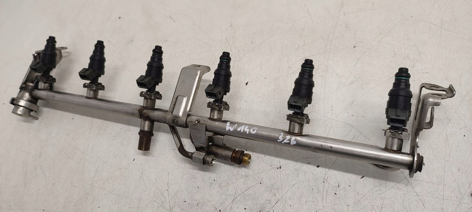 Kraftstoffverteiler Einspritzleiste Sensor Mercedes W140 3,2