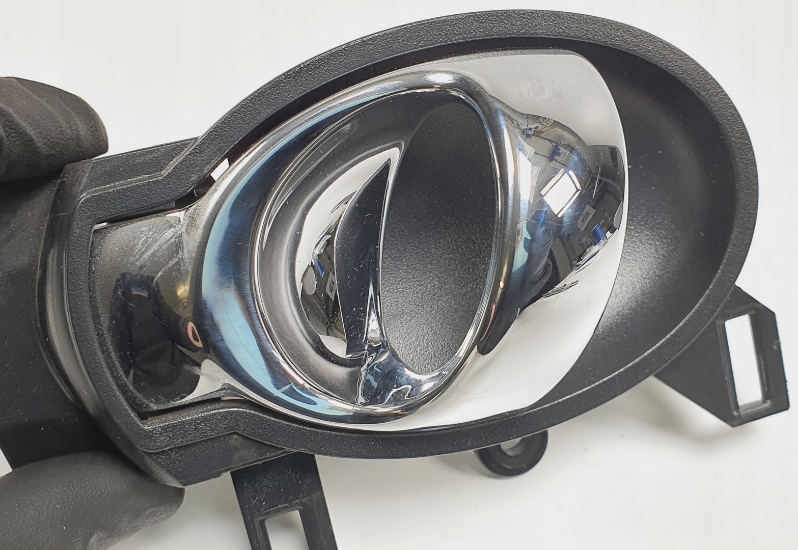 KLAMKA DRZWI LEWA NISSAN JUKE I F15 80671BA61A Producent części Nissan OE