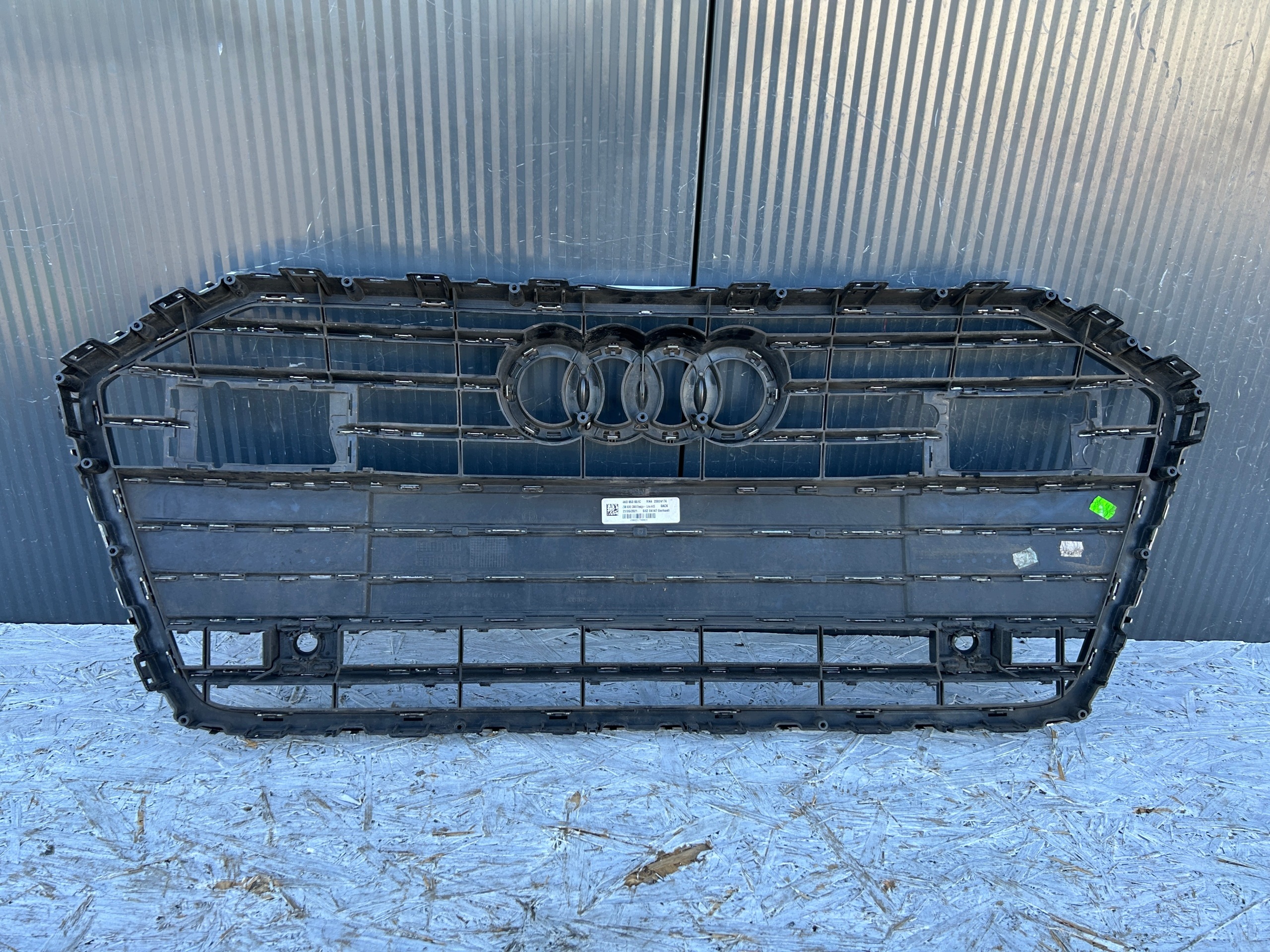 grill grille of a bumper front AUDI A6 C8 4K0853651C
