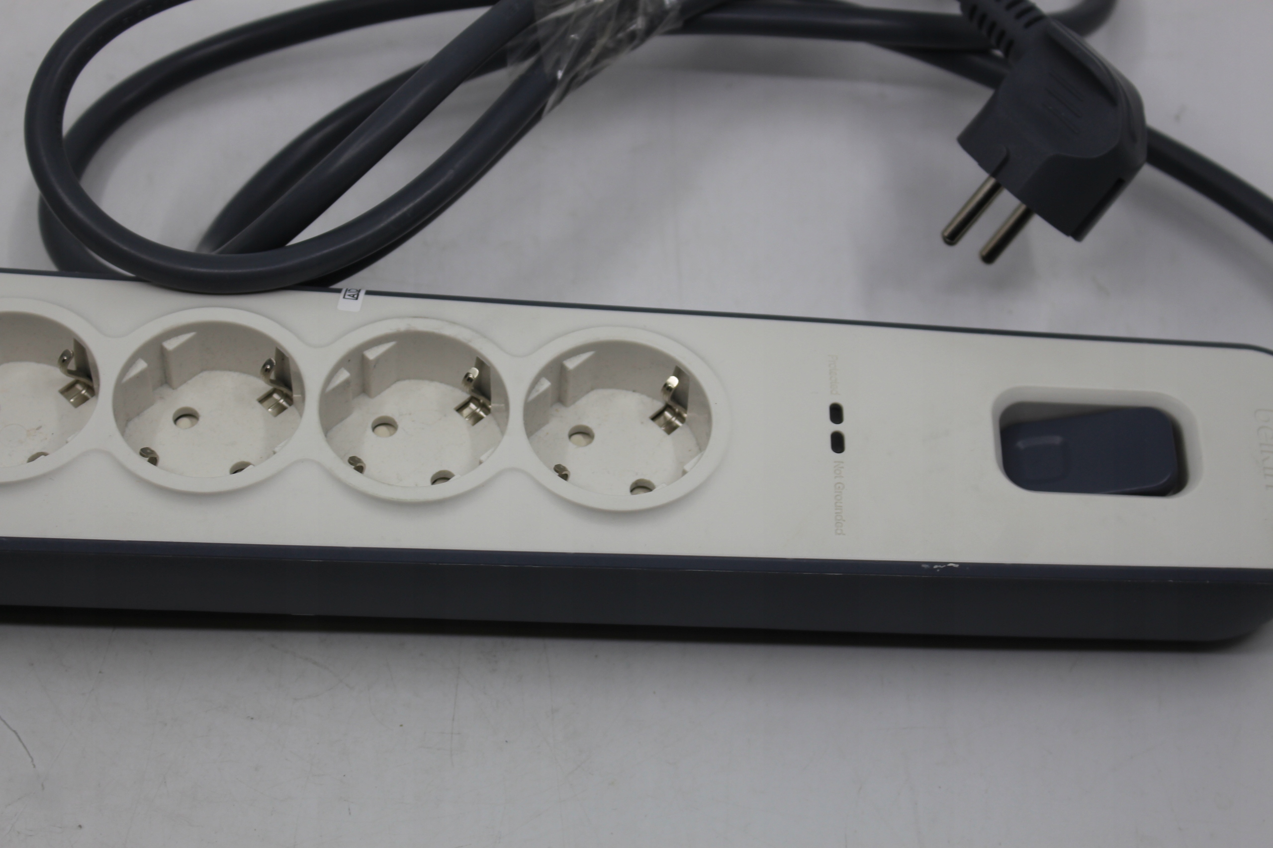 Listwa zasilająca Belkin BSV401VF2M 4 gniazd 2 m biały Marka Belkin