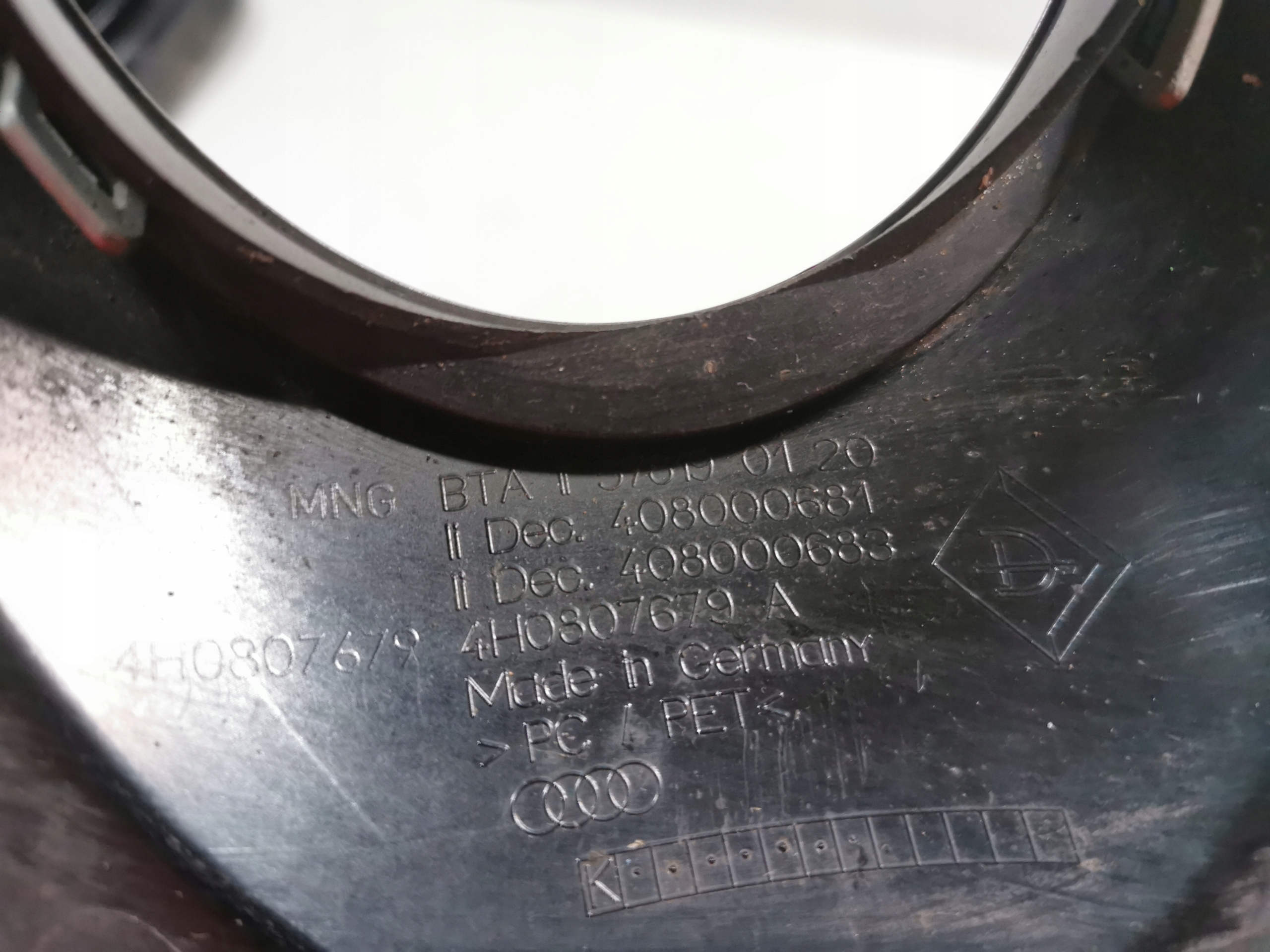 AUDI A8 D4 KRATKA ZDERZAKA LEWA 4H0807679A Numer katalogowy części 4H0807679A