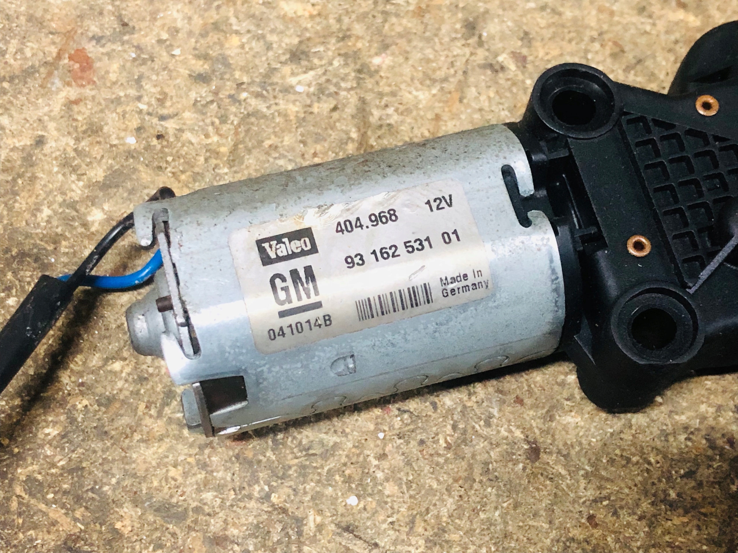 OPEL TIGRA B SILNICZEK PÓŁKI 9316253101 Typ samochodu Samochody dostawcze