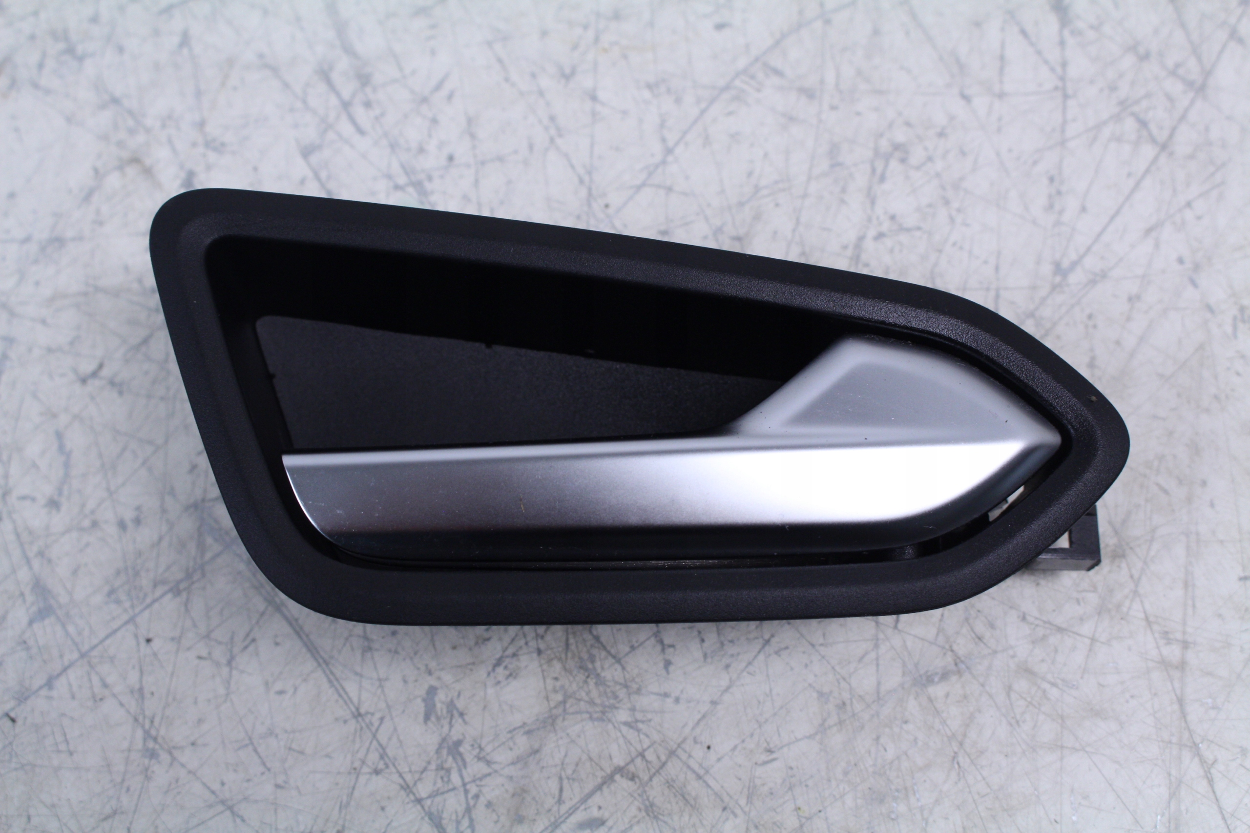 ручка двери внутренняя renault CAPTUR II 2 24R.