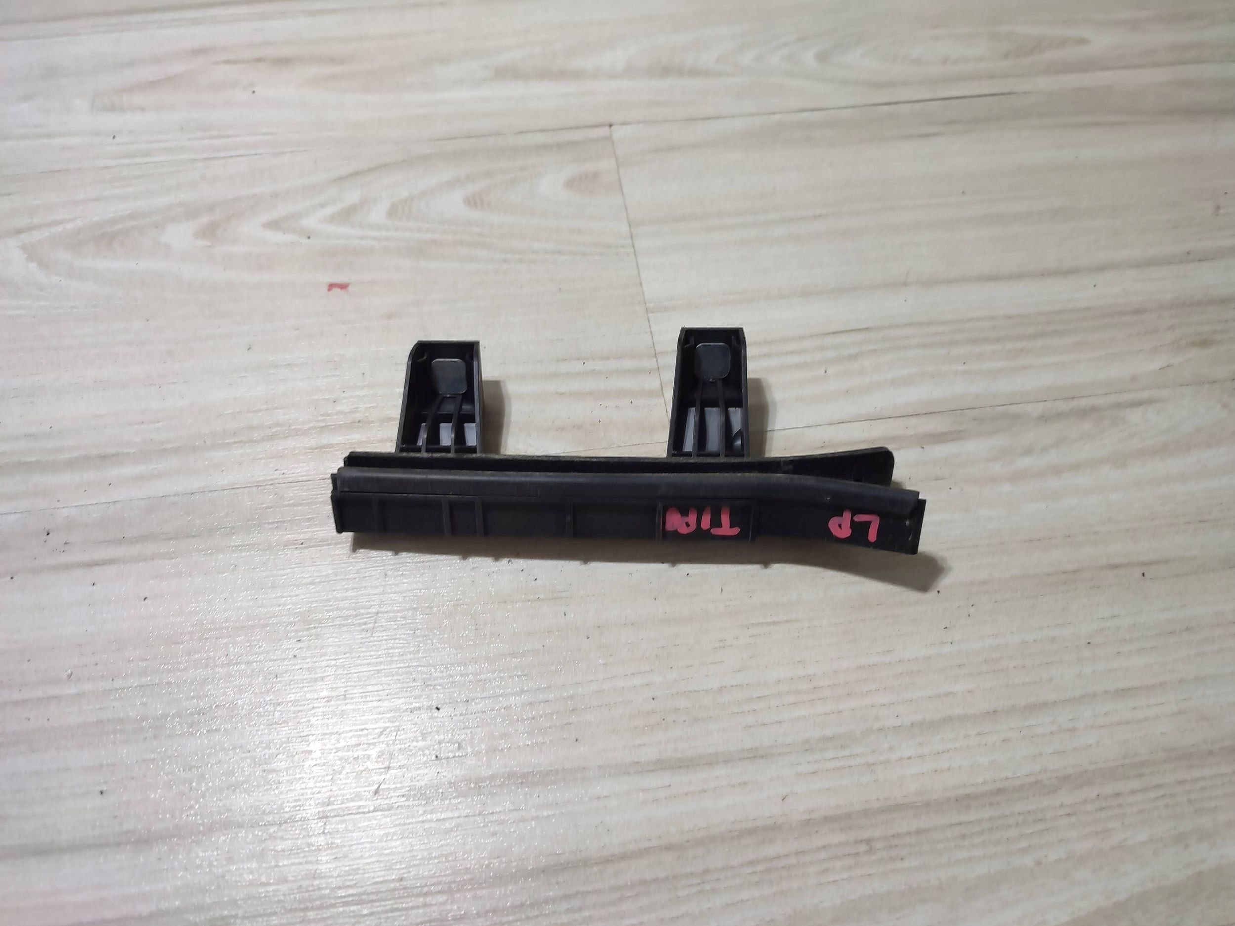 Fiat Tipo 2018 front side left moulding windows door przednich