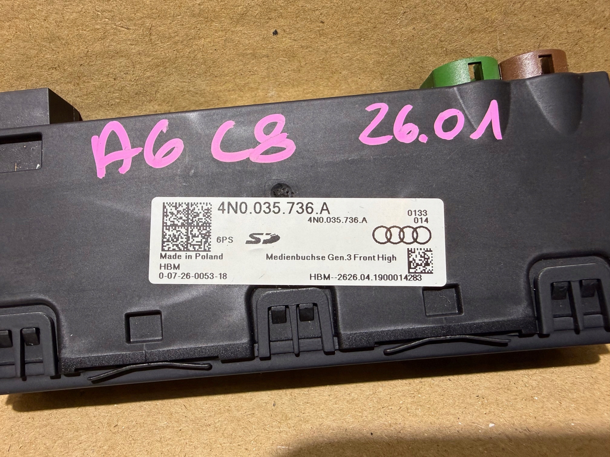 AUDI A6 C8 adapter PORT LADOWARKI USB SD SIM 4N0035736A