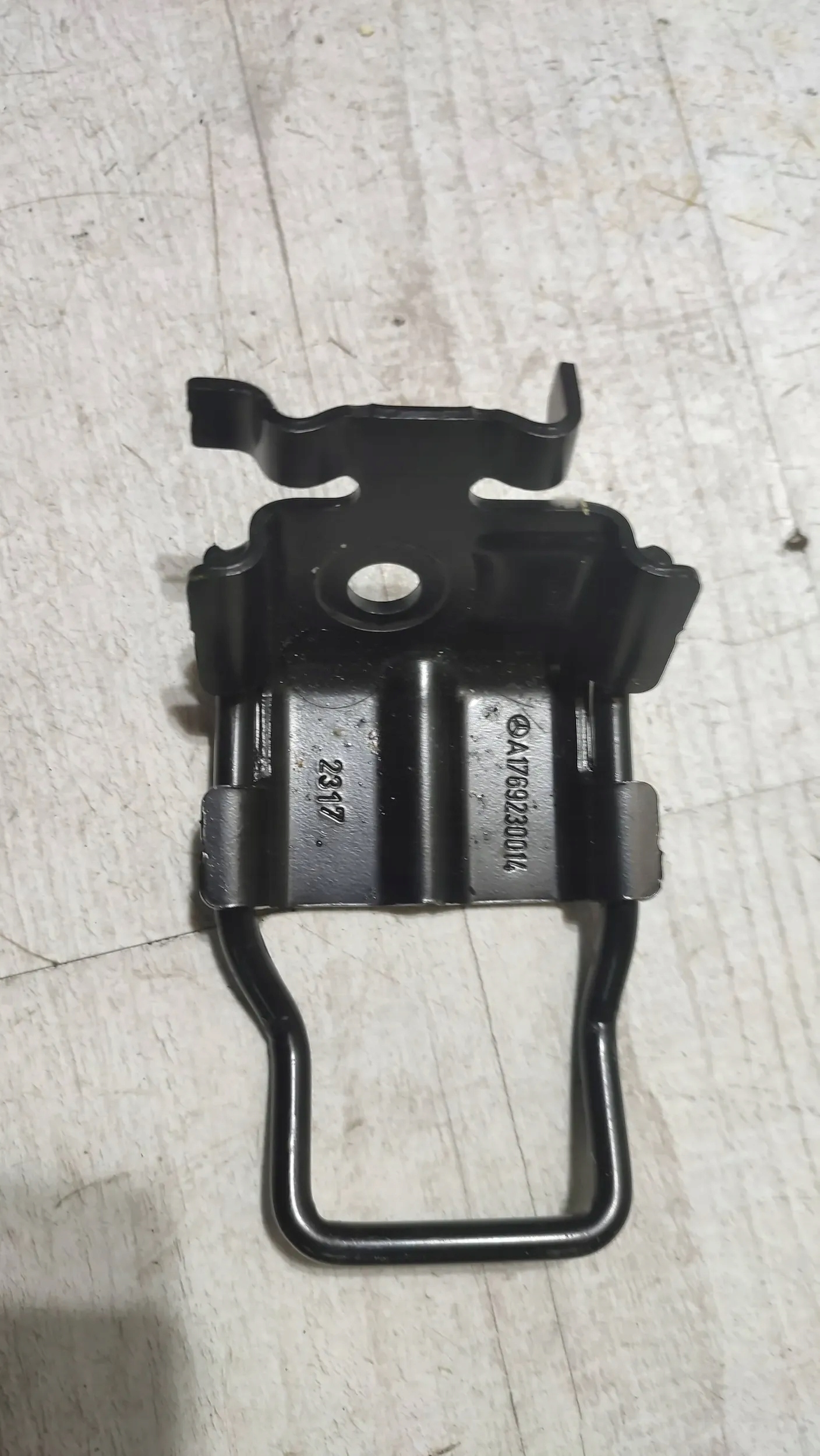Mercedes-Benz A-classa W176 17r. 1.5cdi Halter kanapy heck