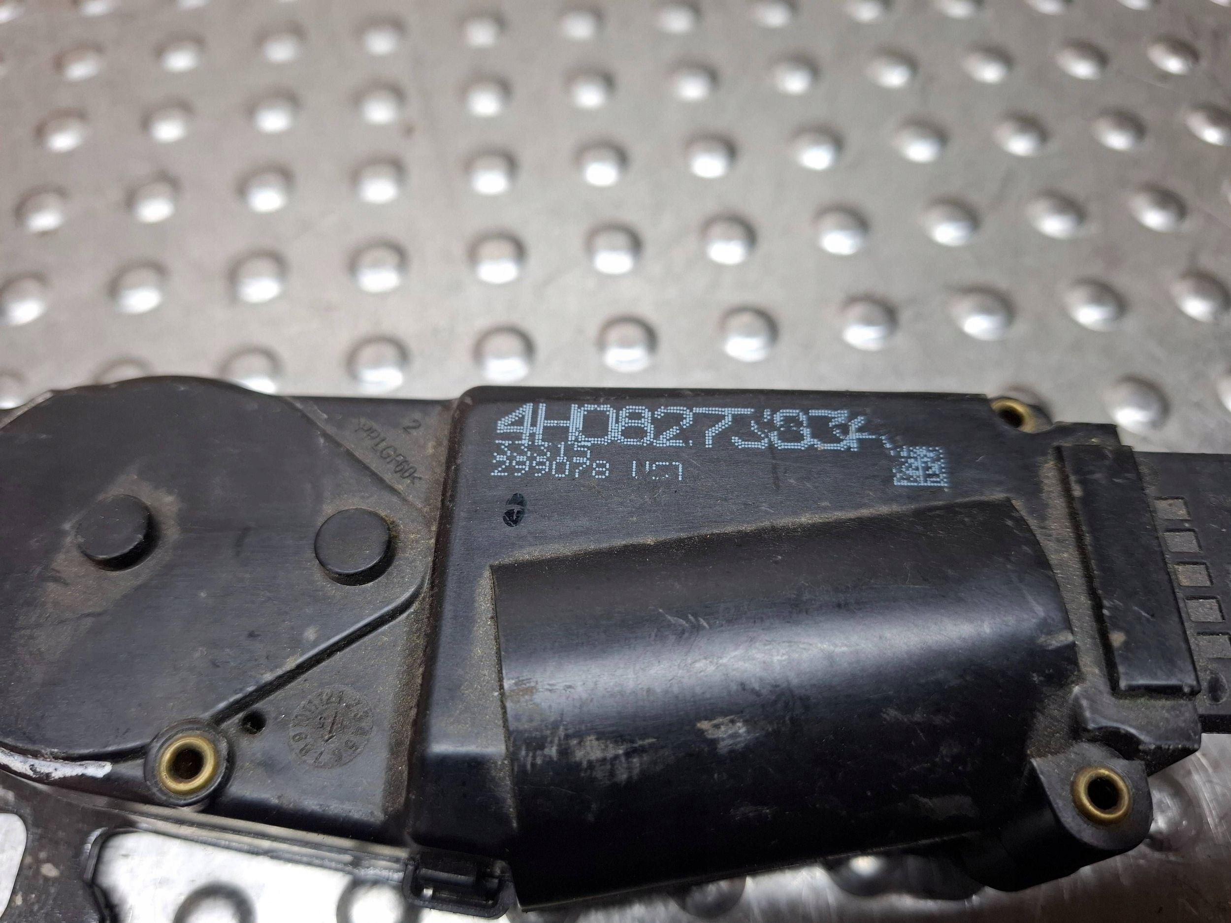 lock DOCIAG bonnet boot 4H0827383A AUDI A6 A7 4G C7 A8 4H D4