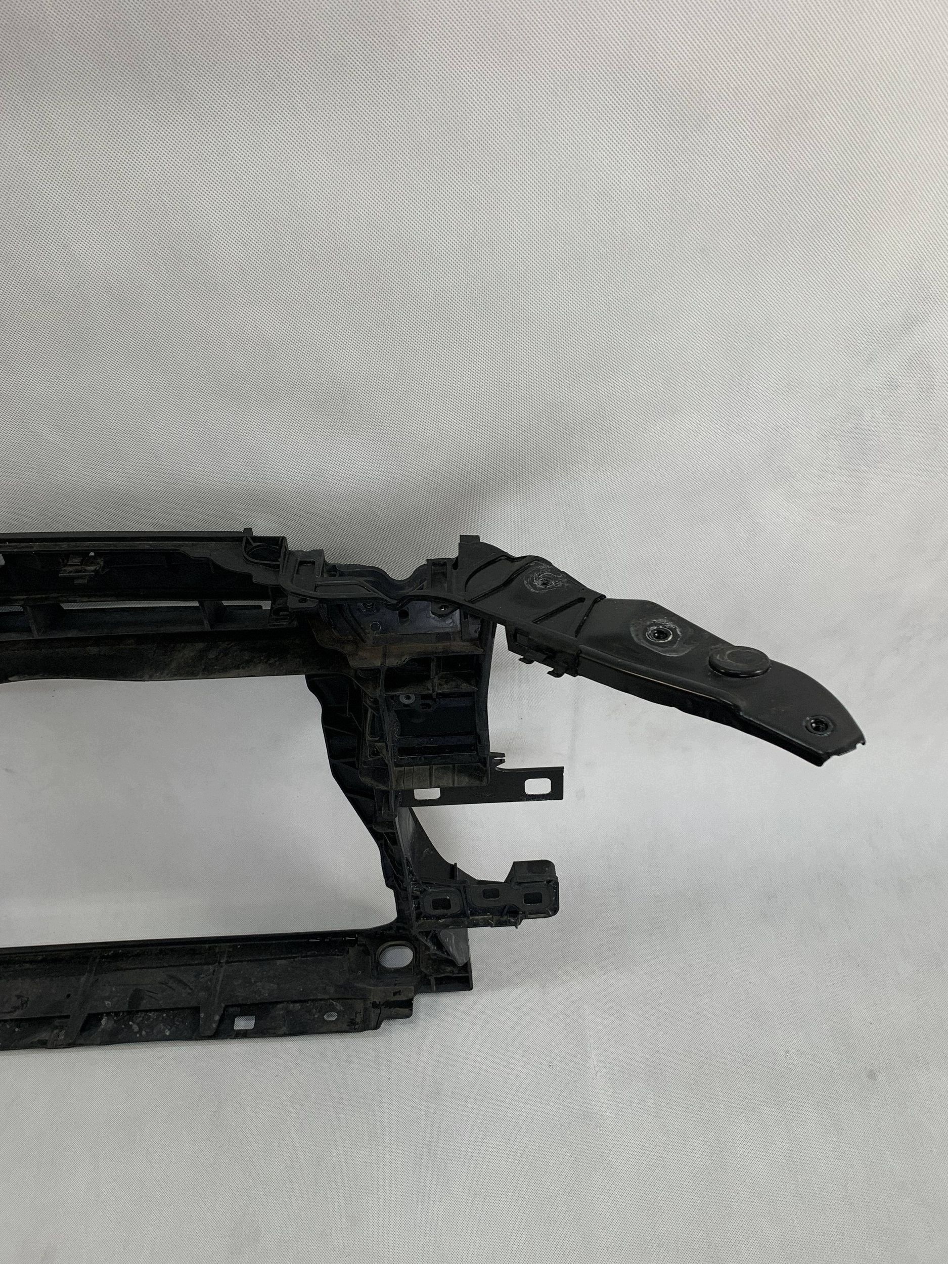 predné čelo priečka Audi Q2 16r 81A805594B 09.26