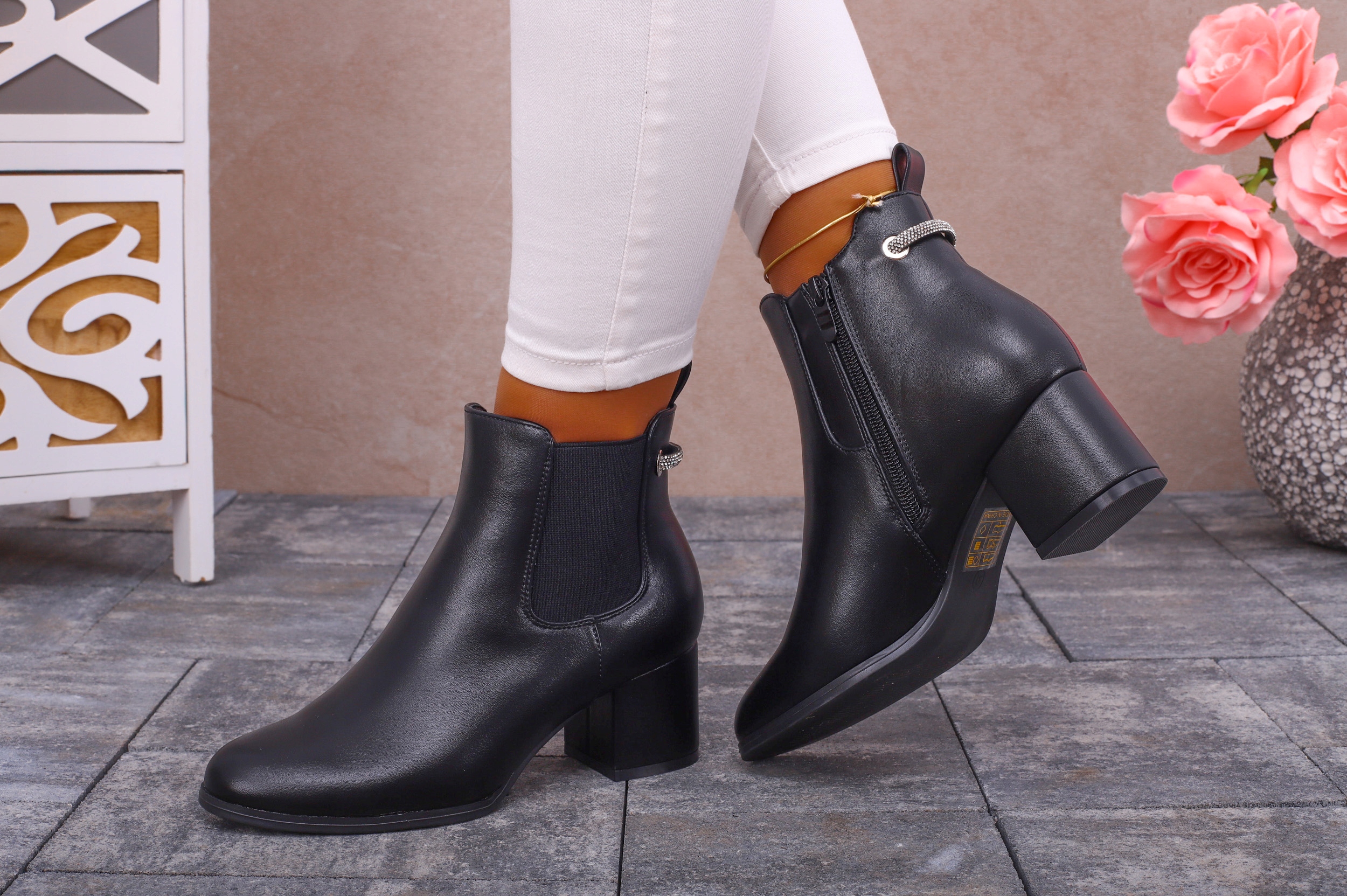 CZARNE BOTKI DAMSKIE NA OBCASIE SZTYBLETY SKÓRA Rozmiar 38