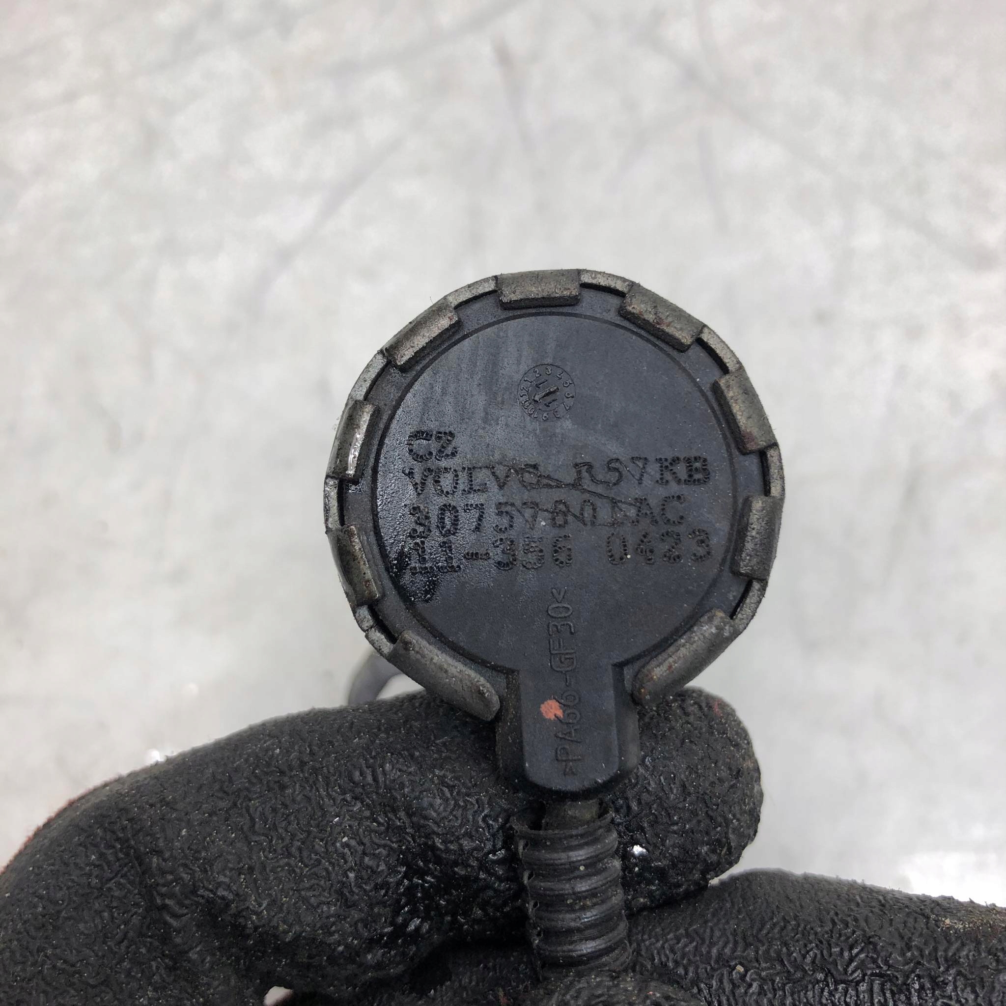 REGULATOR CIŚNIENIA OLEJU V70 III XC70 III S80 II Producent części Volvo OE