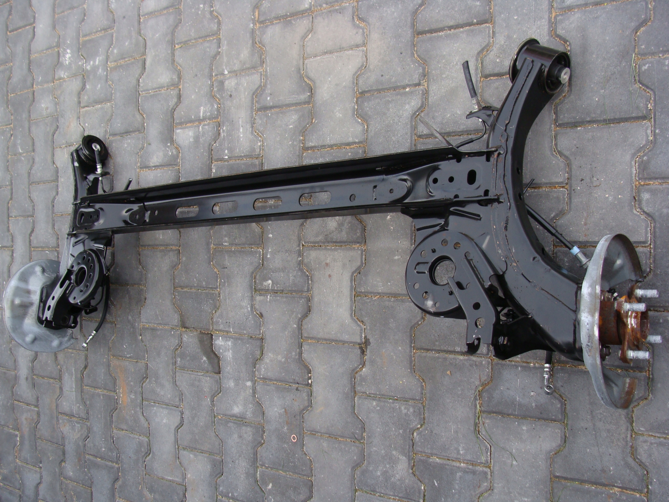 BELKA OŚ TYLNA SUZUKI VITARA III SUZUKI SX4 S-CROSS 4WD AWD 4X4 TARCZA !!!! Jakość części (zgodnie z GVO) O - oryginał z logo producenta pojazdu (OE)