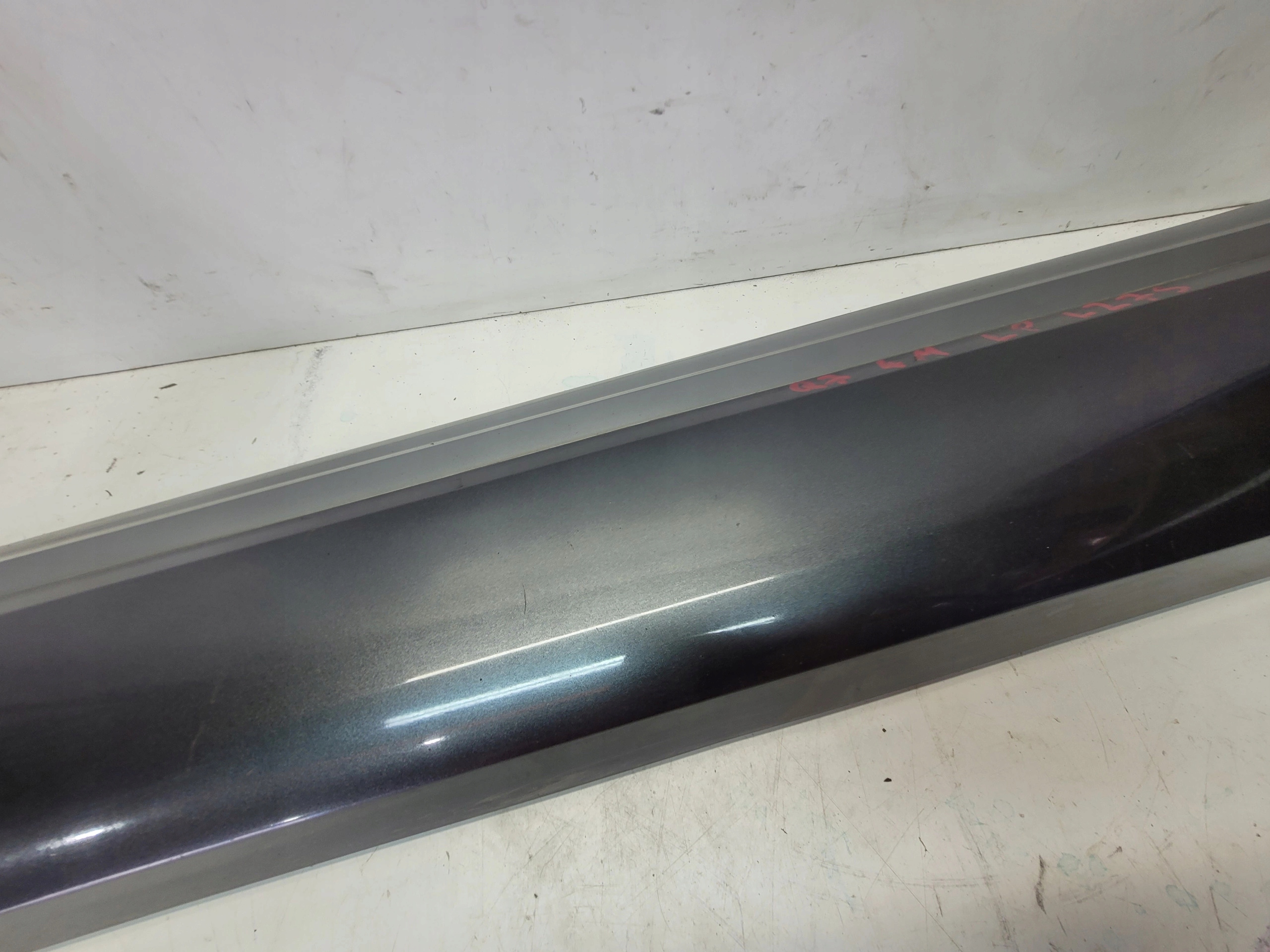 moulding lower door left front AUDI Q7 4M 4M0853959B LZ7S