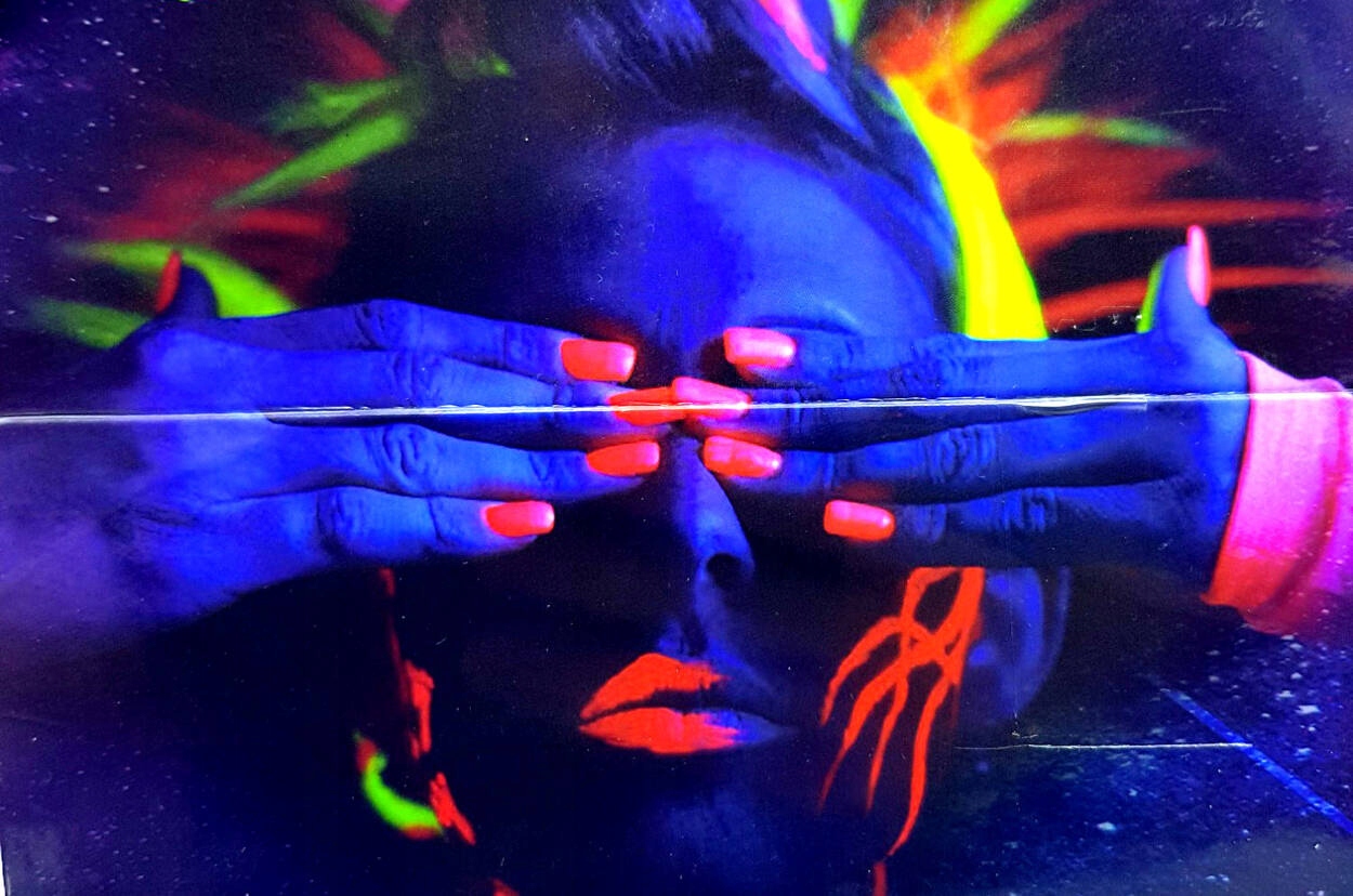 NEONOWE LAKIERY DO PAZNOKCI ŚWIECĄ W UV WODNE PEELABLE żółty (CI 47005) Marka NORIMPEX