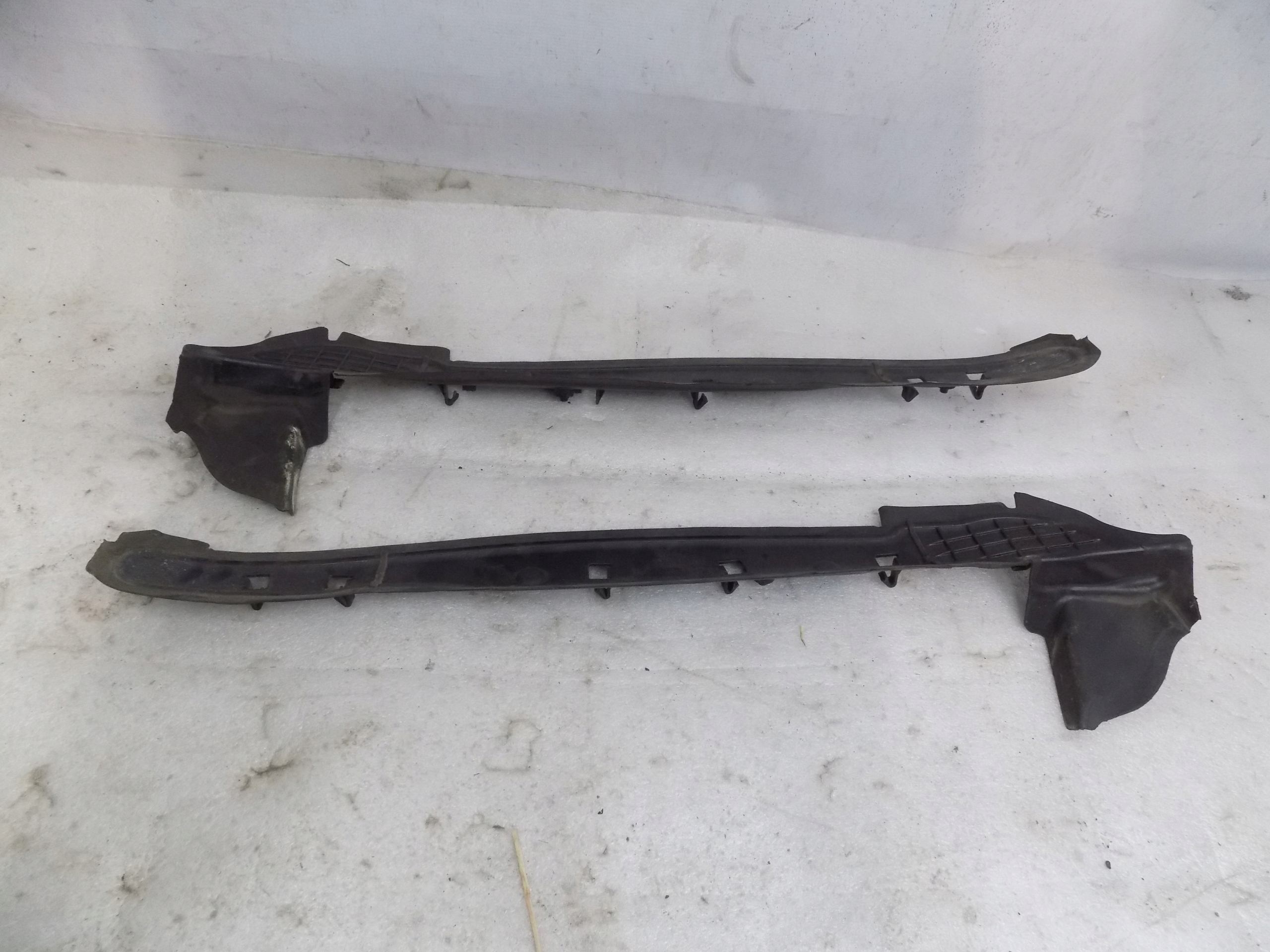 SKODA SUPERB III OSŁONA BŁOTNIKA PRAWA LEWA 3V0821112B 3V0821111B