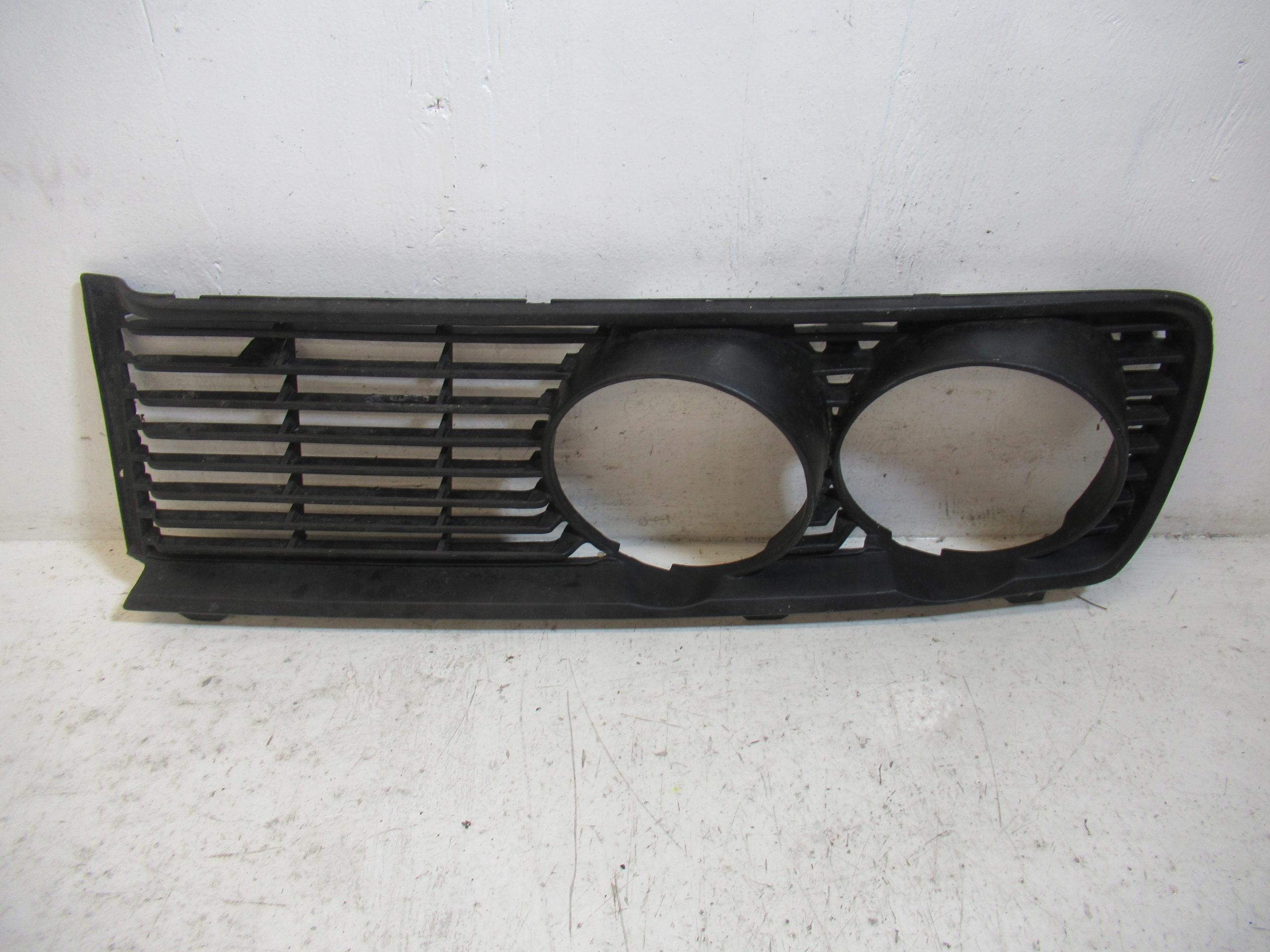 grille grid grill left BMW E12 1817570
