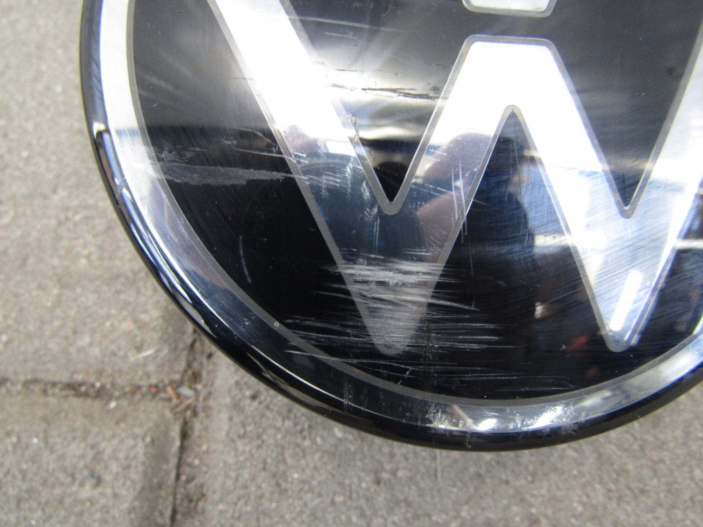 Znaczek emblemat logo VW GOLF 6 IV 606880015 Stan opakowania oryginalne