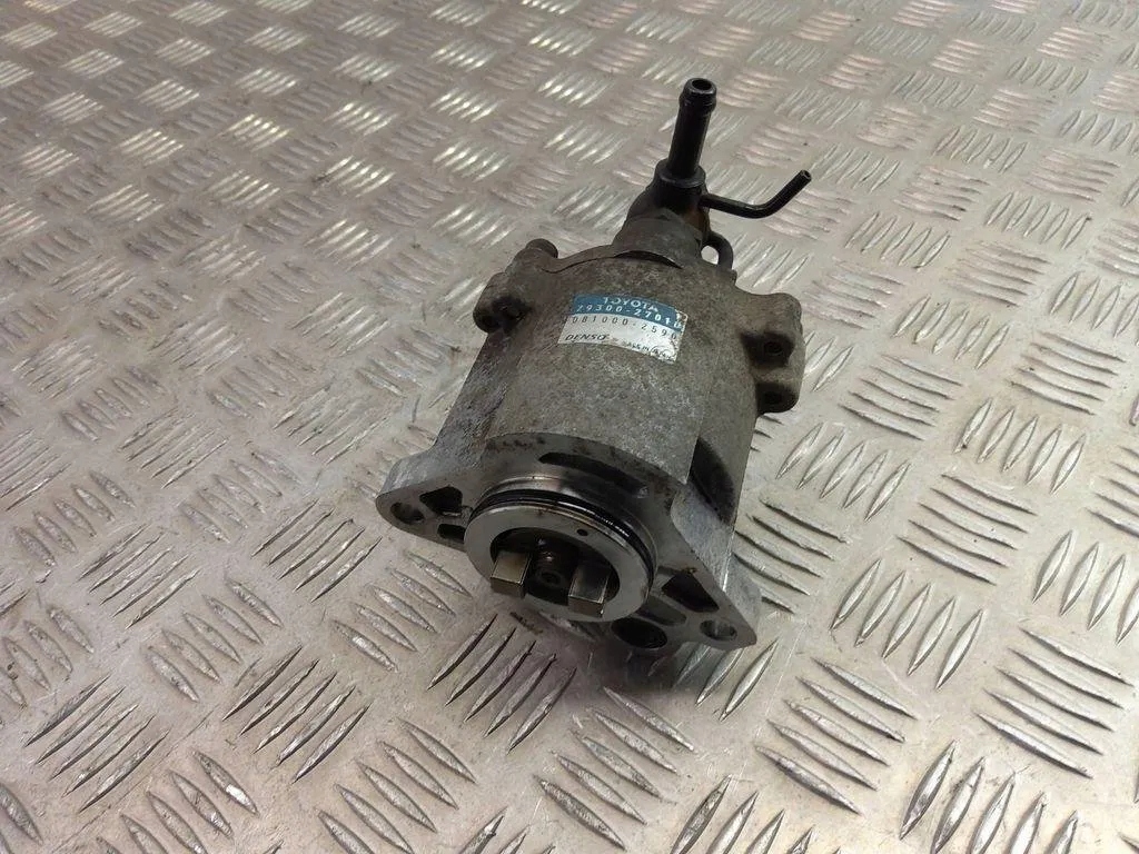 TOYOTA COROLLA E120 E130 2003 насос давления / вакум