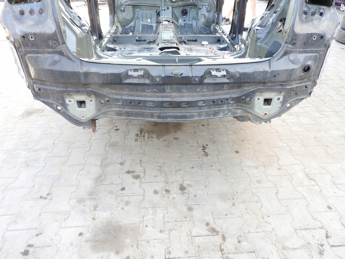 Toyota Auris I 5D Pas tylny wanna tyl rozne kolory