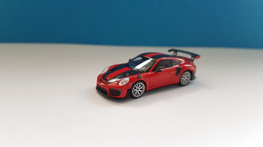 Minichamps 870068126 Porsche 911 GT2 Rs 2018