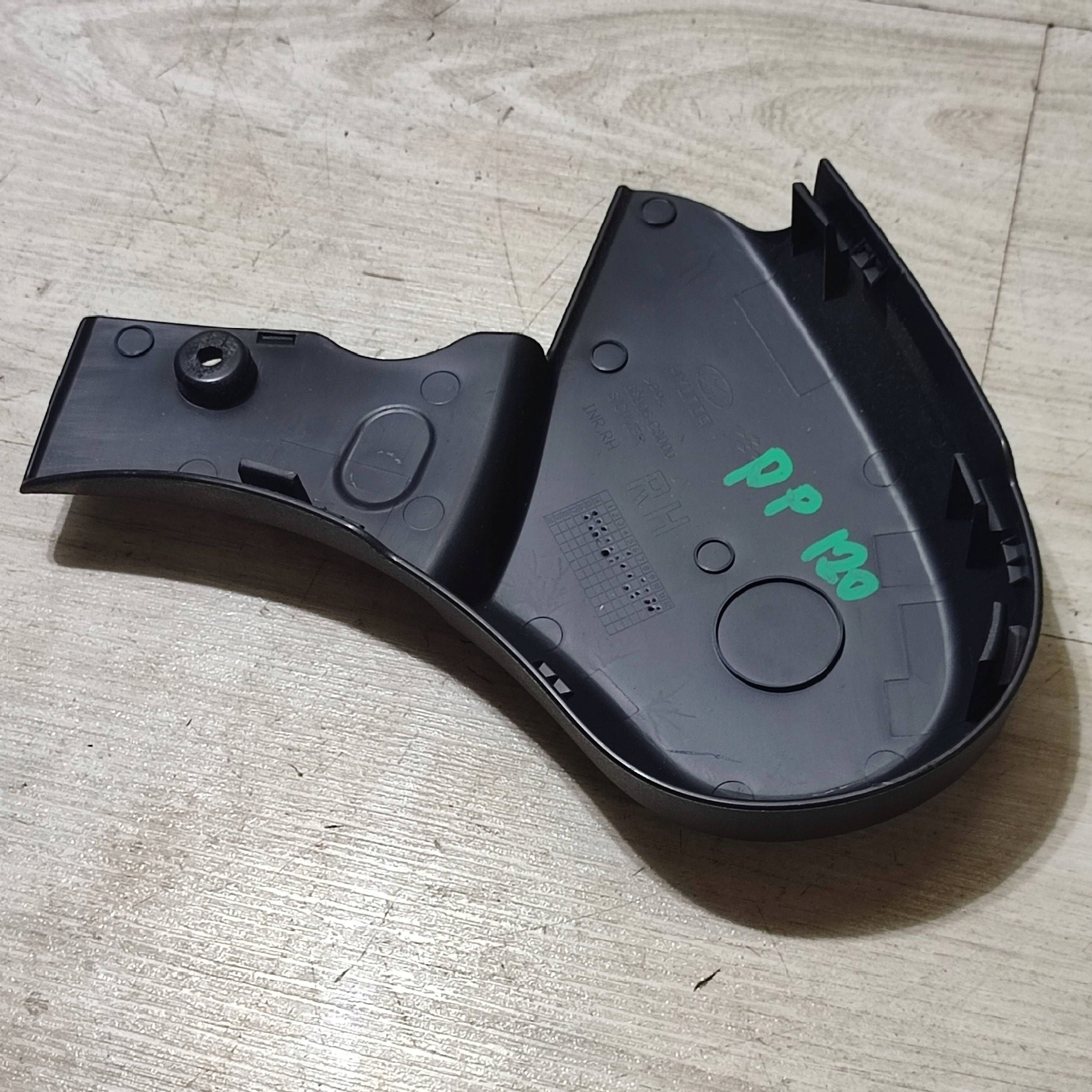 plastic seat right front Hyundai i20 (GB IB) 88906C8000