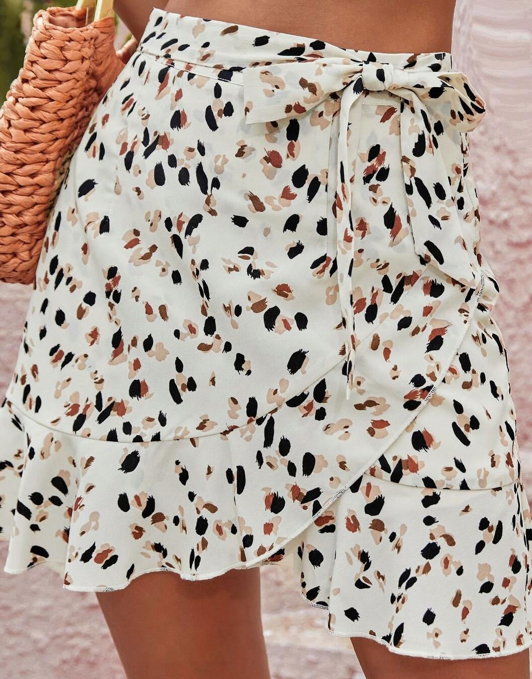 KOPERTOWA KLASYCZNA SPÓDNICA KREMOWA WZÓR PLAMKI WIĄZANIE SHEIN 36 Materiał dominujący poliester