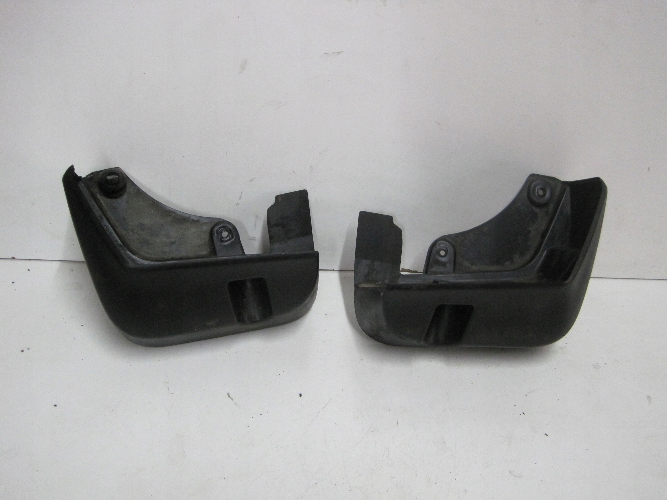 mudguard flap left SUBARU FORESTER III 12R front front