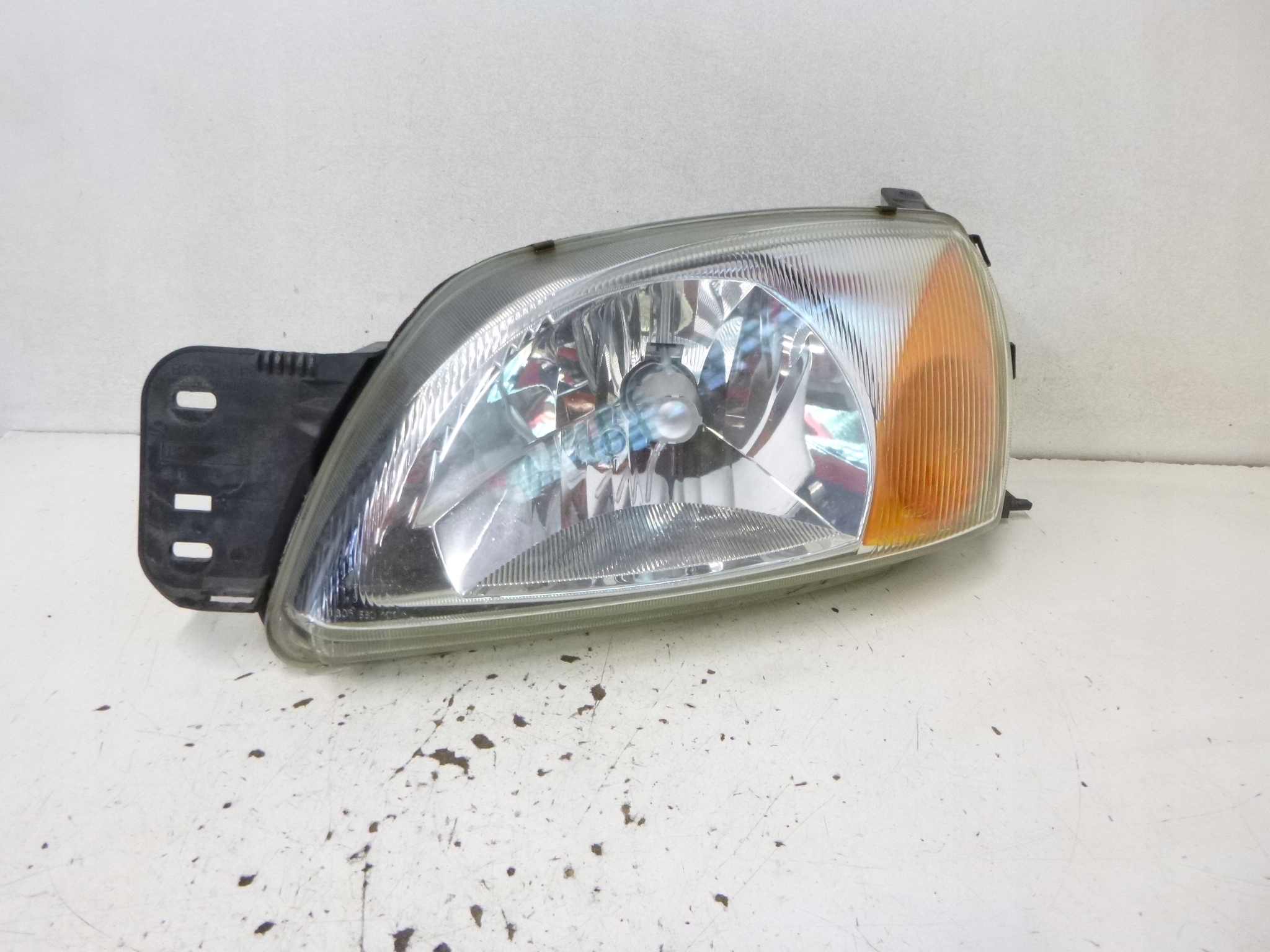 light front left Ford Fiesta MK 4 2000r. 0301173301