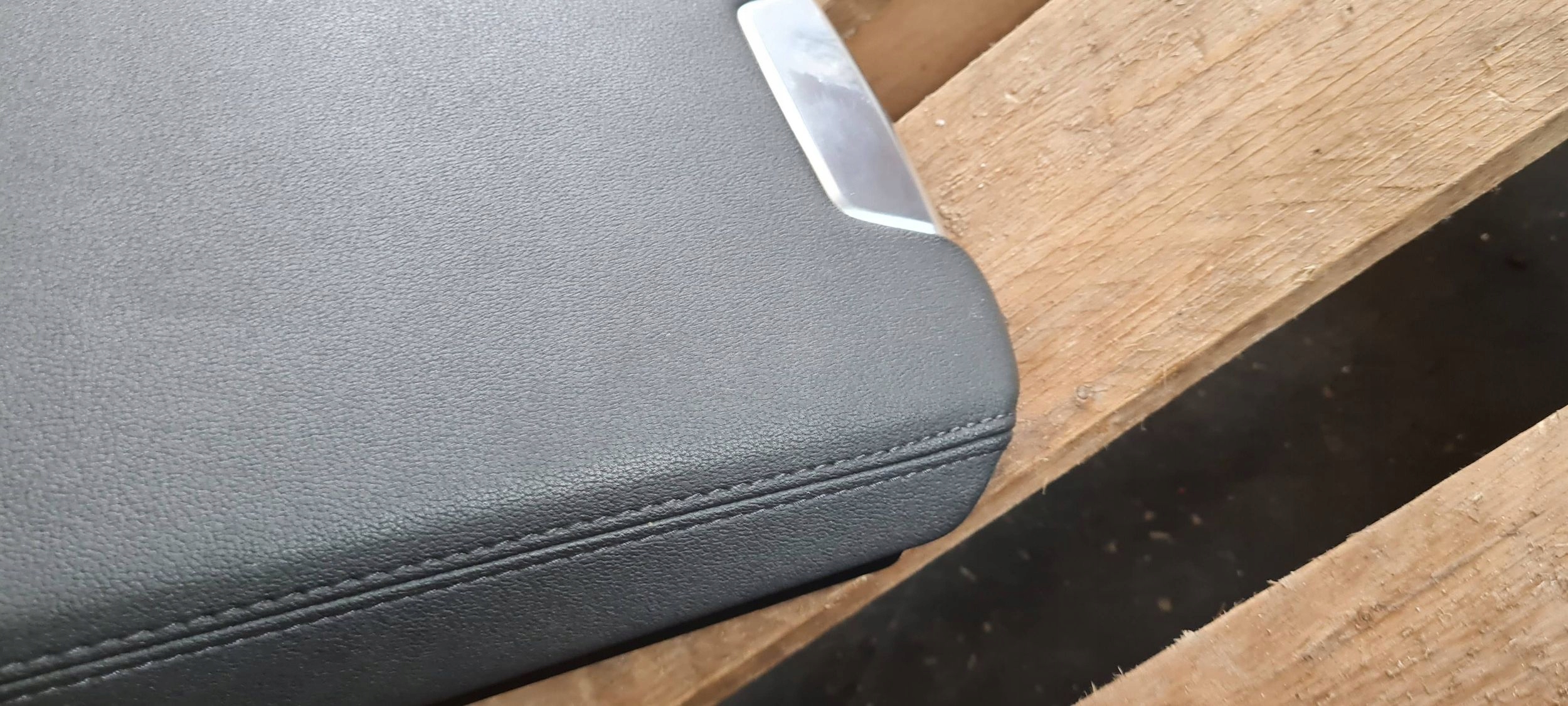 A6 C8 4K armrest central leather SKORZANY 4K0864283D