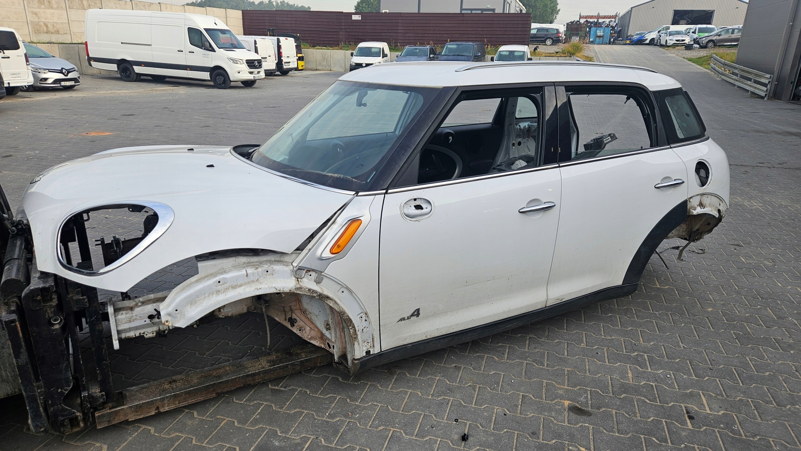 blatník predok MINI COUNTRYMAN R60 kód B15
