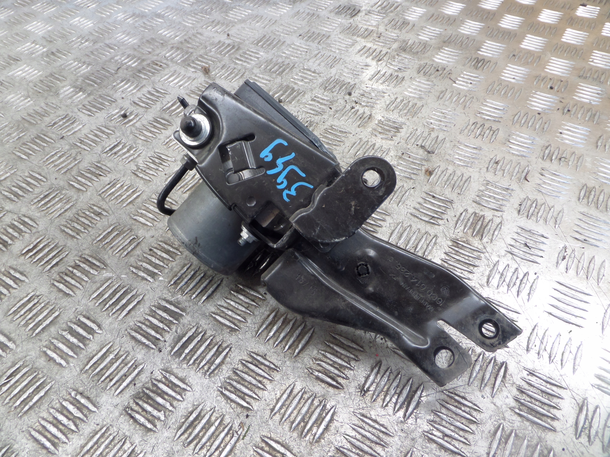 Volkswagen OE 6C0907379K pump abs brake