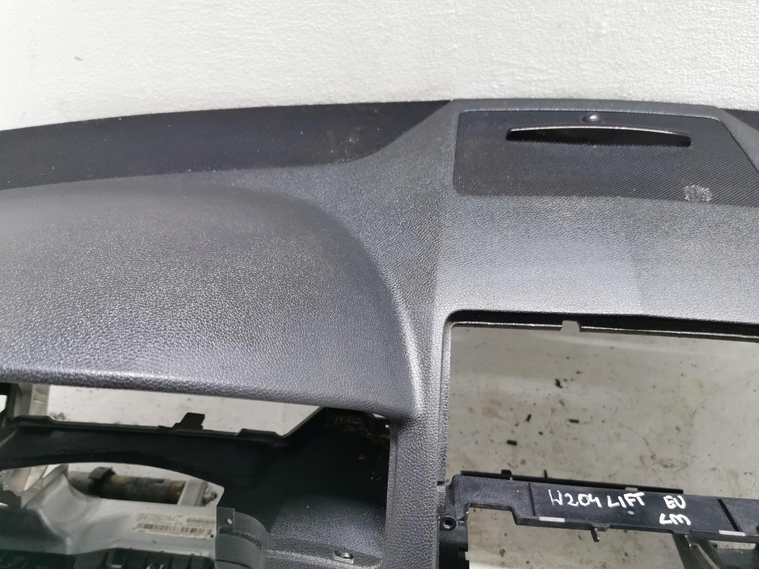 dashboard instrument panel MERCEDES W204 EUROPA