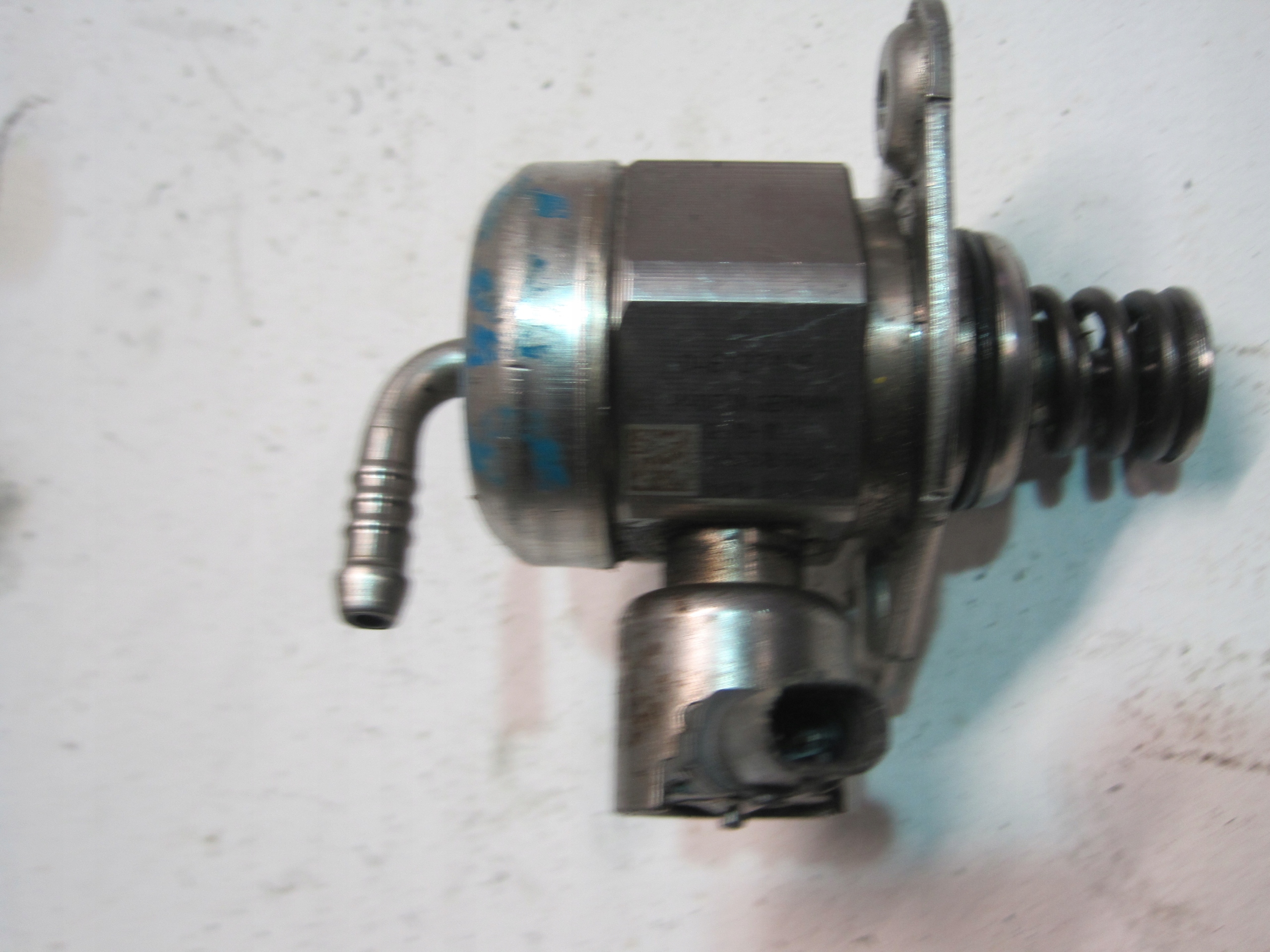 feed pump VW POLO 1,4TSI 04E127025