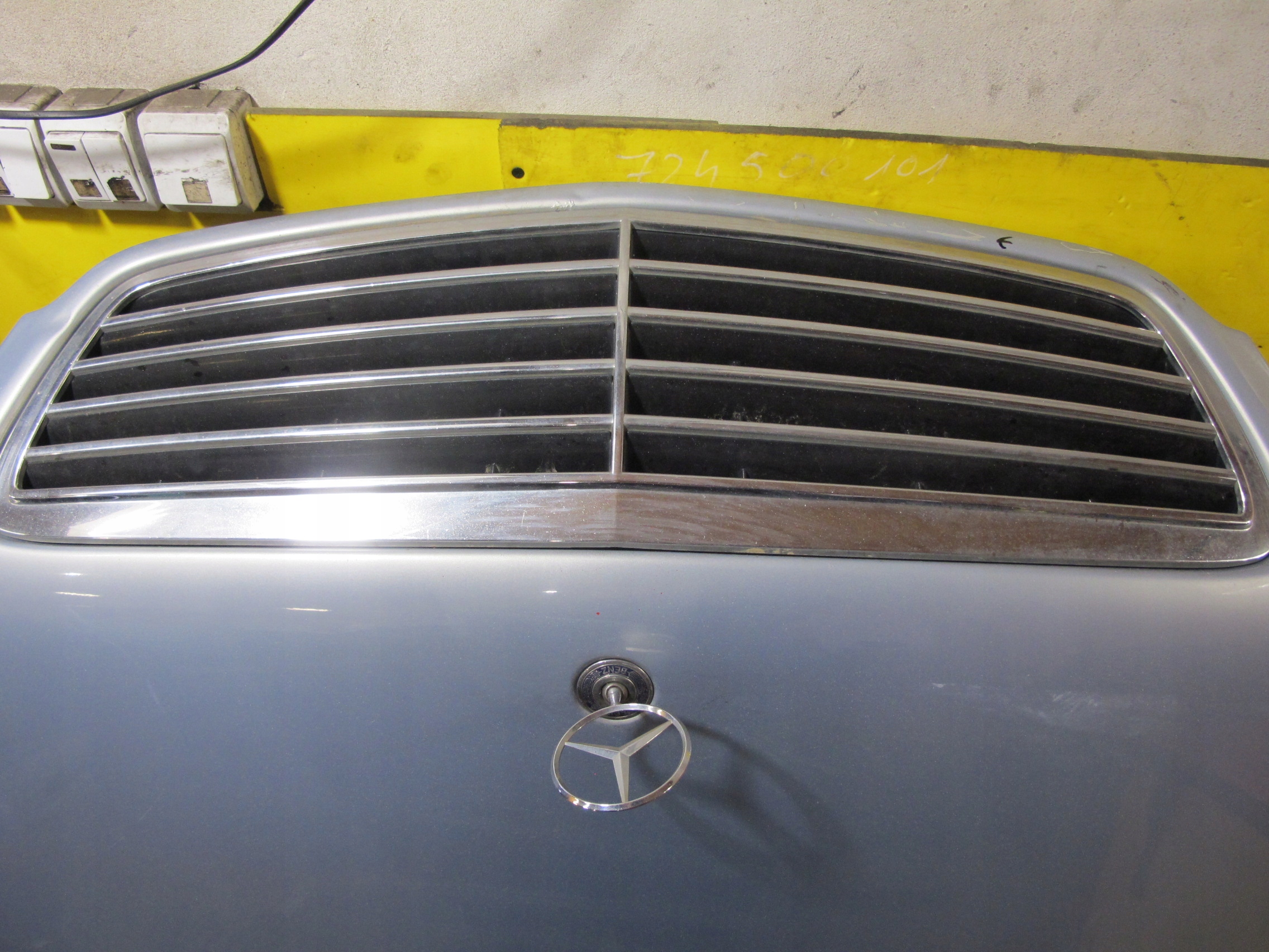MERCEDES W220 S-KLASA bonnet front grille 347