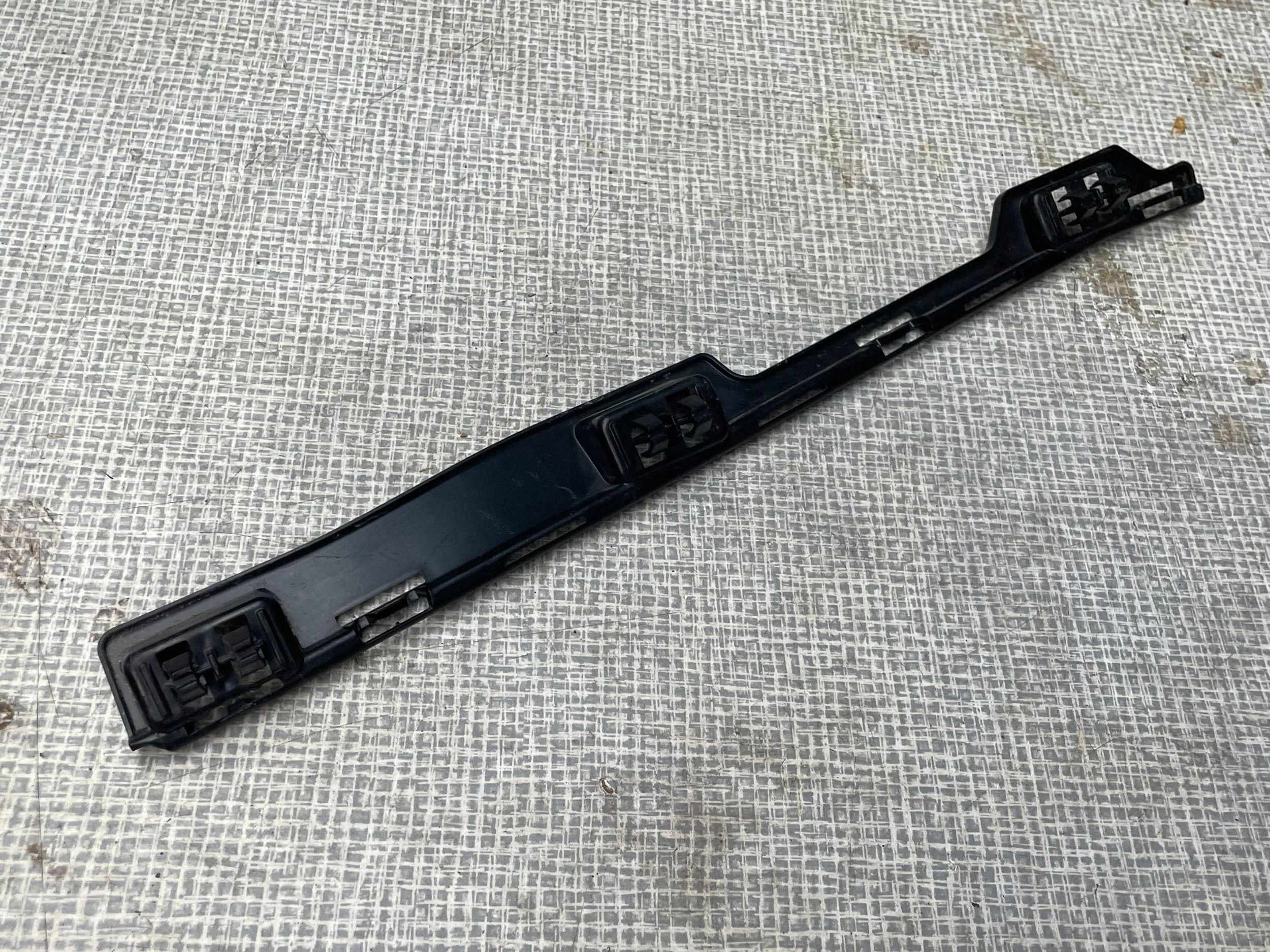 pillar support of the threshold left rear part BMW 2 G42 9854809 @M