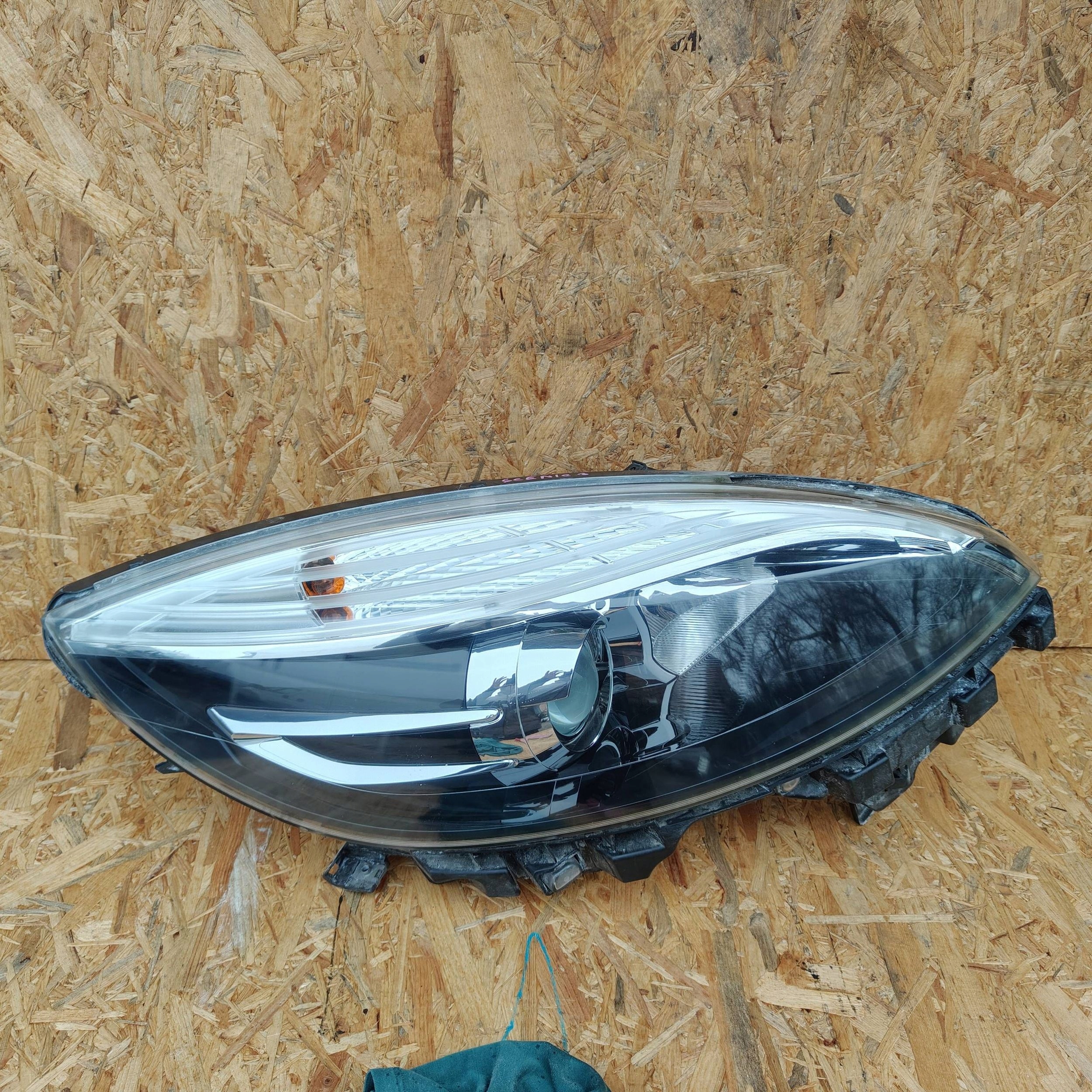 Reflektor front side right Renault Scenic III - Grand scenic 260106928R