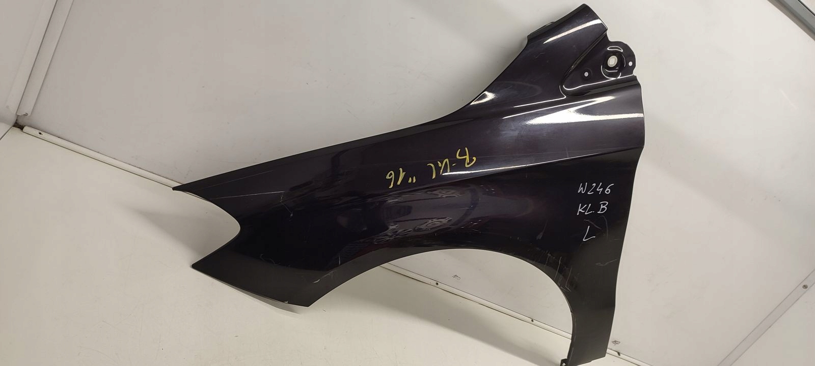 fender left front front Mercedes W246