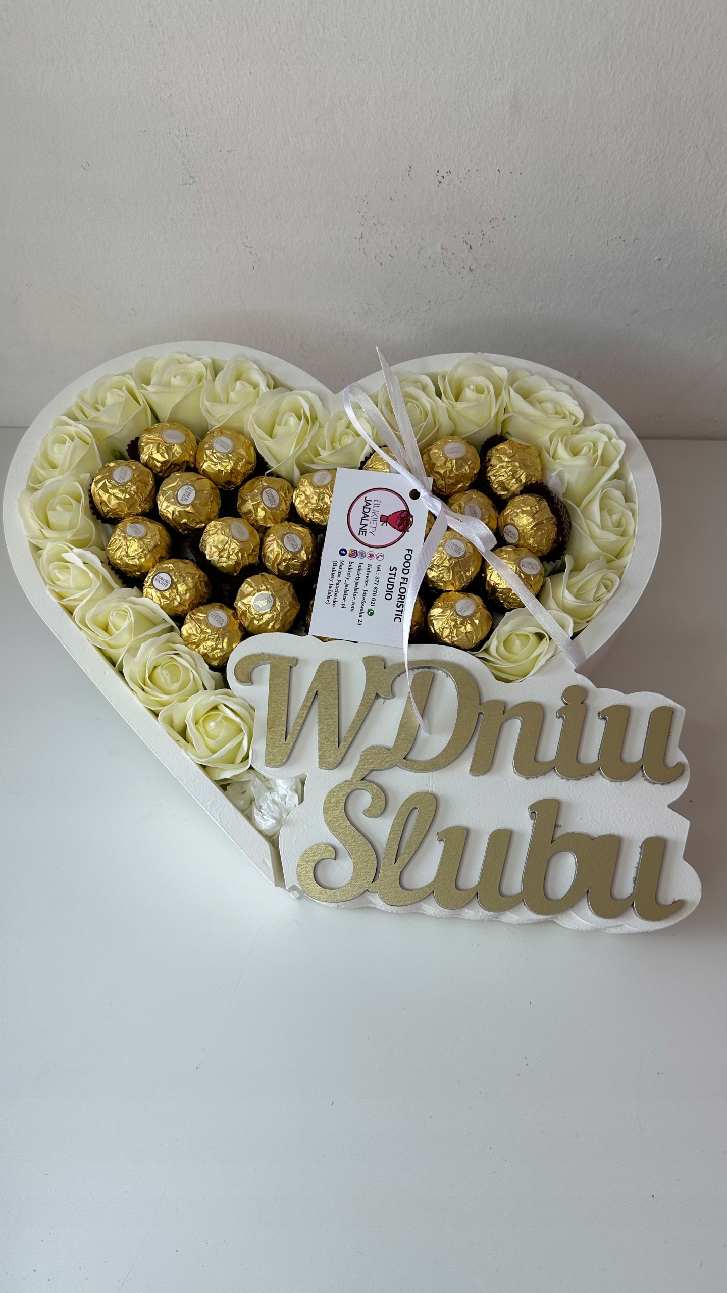 Levně Krabička se sladkostmi „V den svatby“ Svatba Svatební Hostina