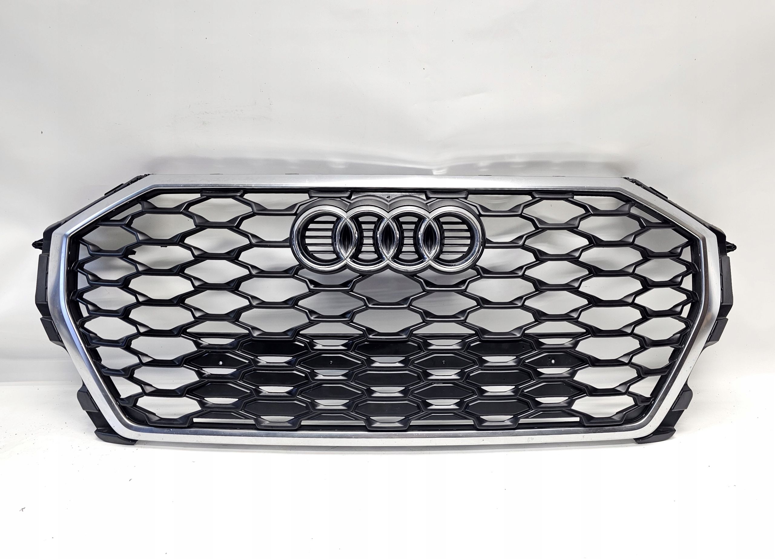Audi Q3 Kühlergrill FRONTGRILL Kühlergitter 83F853651CG - Thumbnail 1