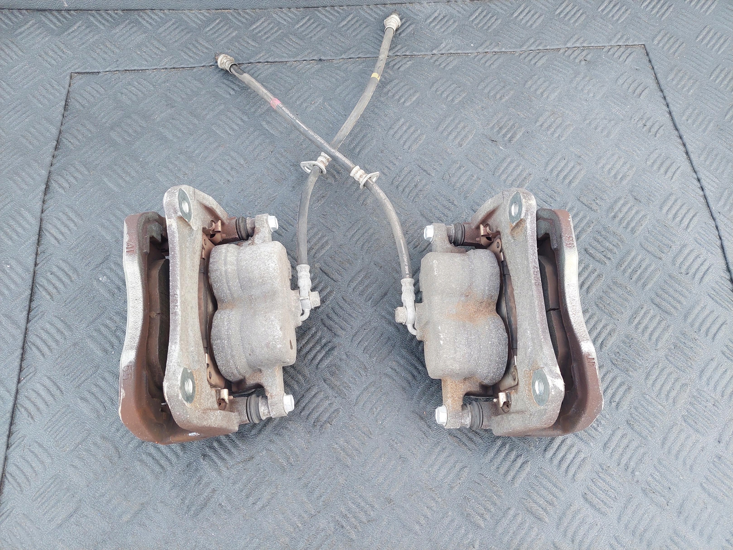 caliper front front left right LEXUS ES VII 7 300 H 2.5