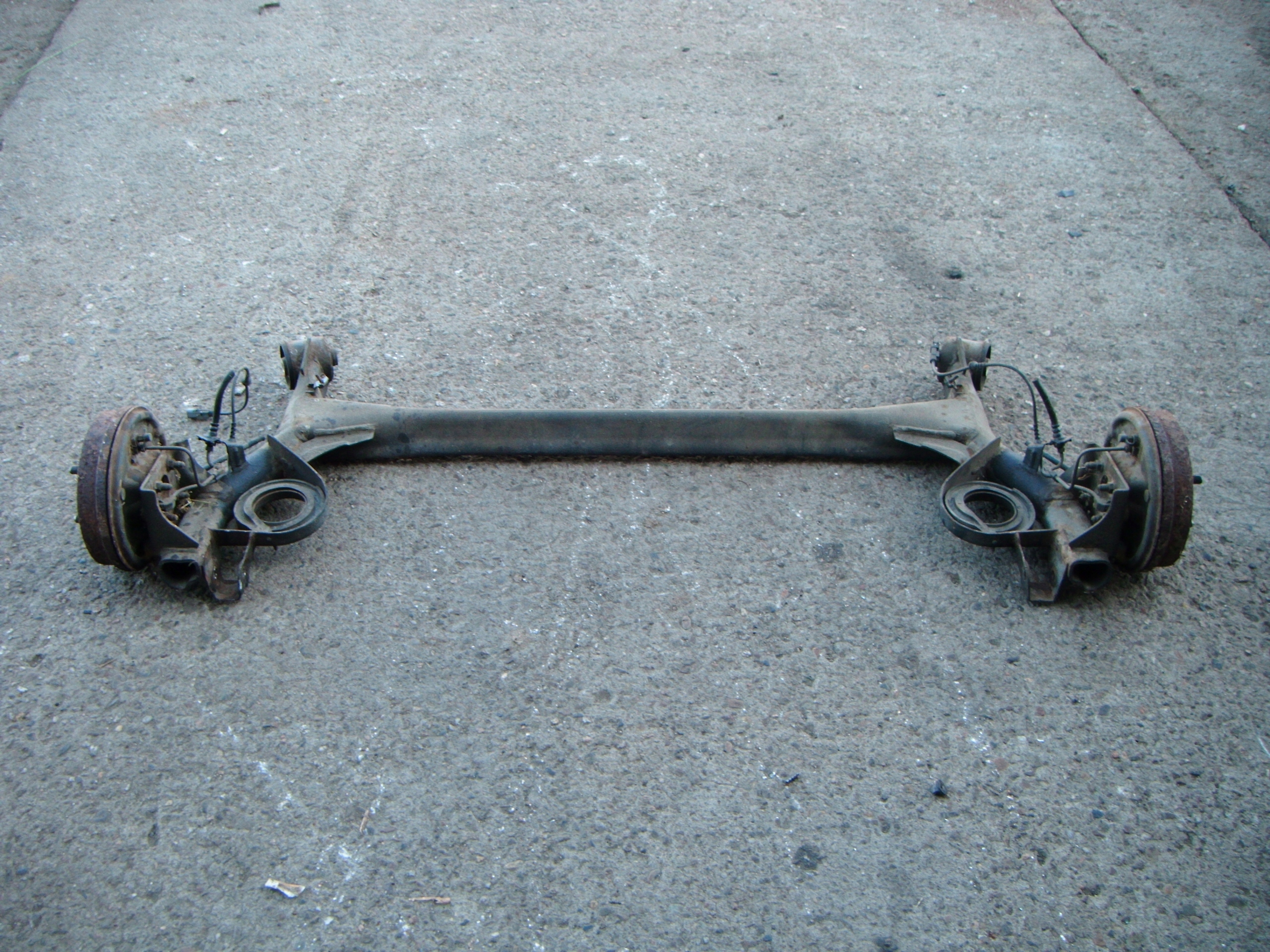 CHEVROLET SPARK III 09-15 OŚ BELKA TYŁ