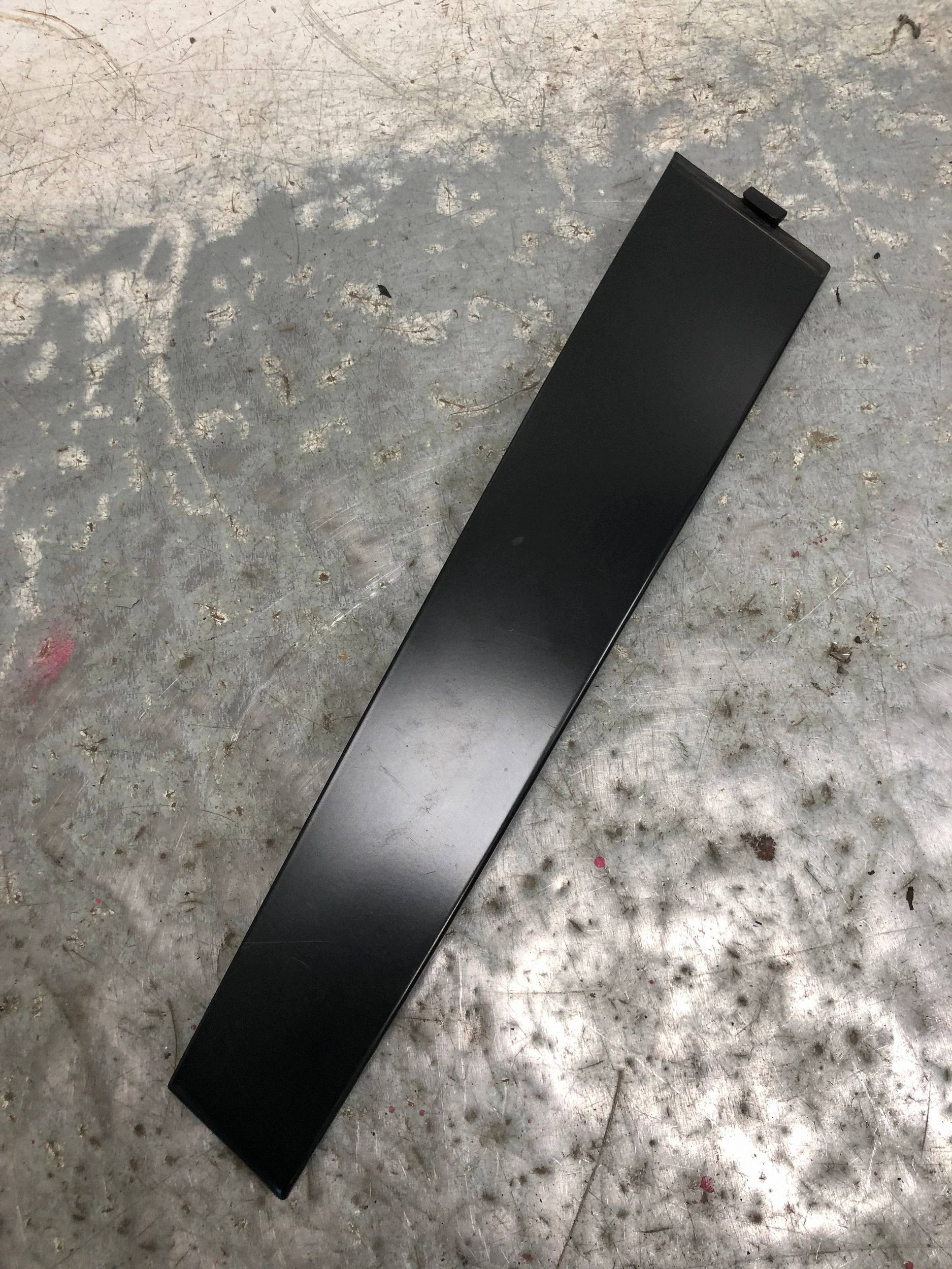 moulding cap door right front VW PASSAT B7 KOMBI 3C4837902