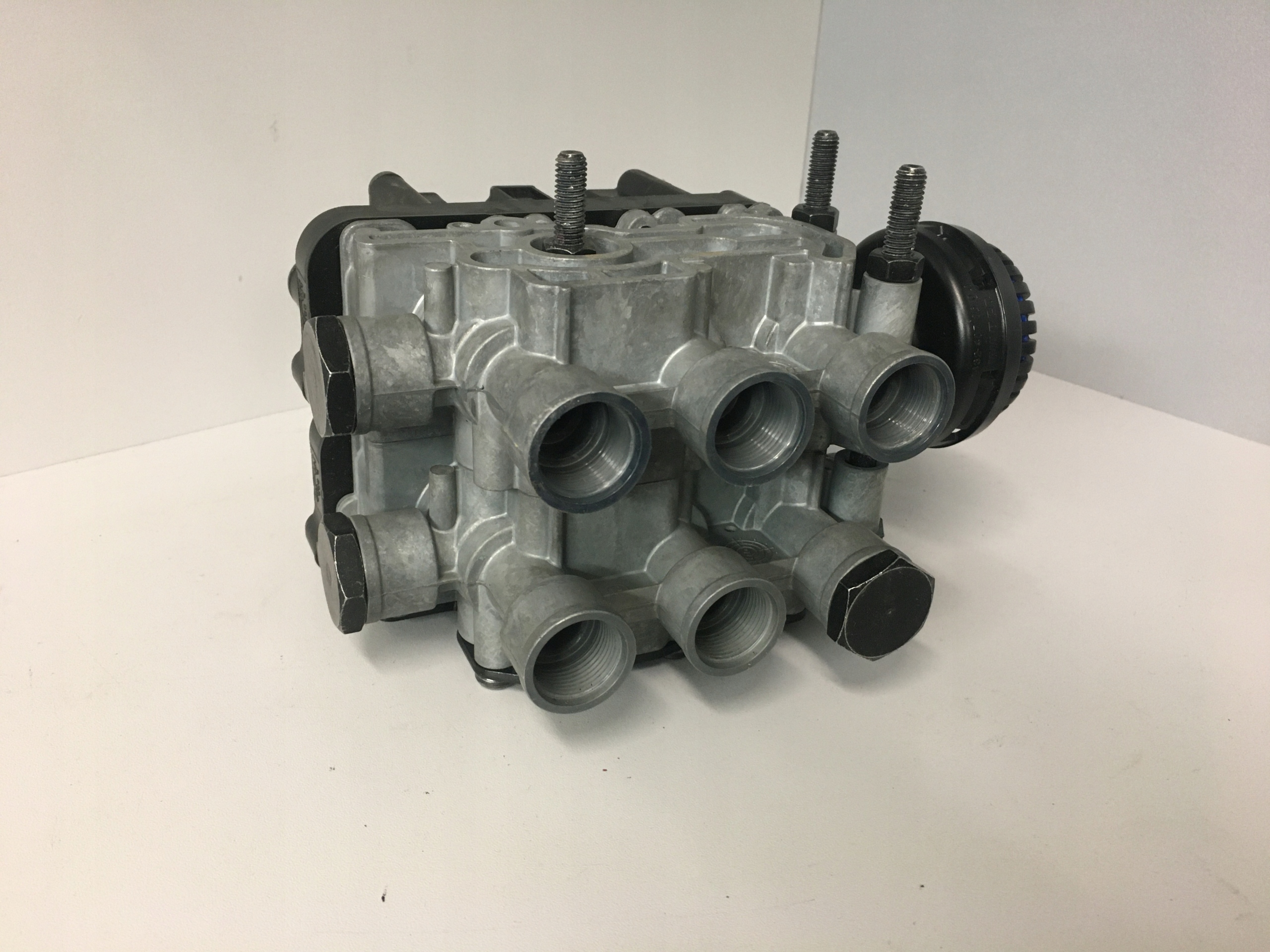 ZAWOR PNEUMATYCZNY ECAS WABCO 81 25902 6240 MAN OE Car type Trucks