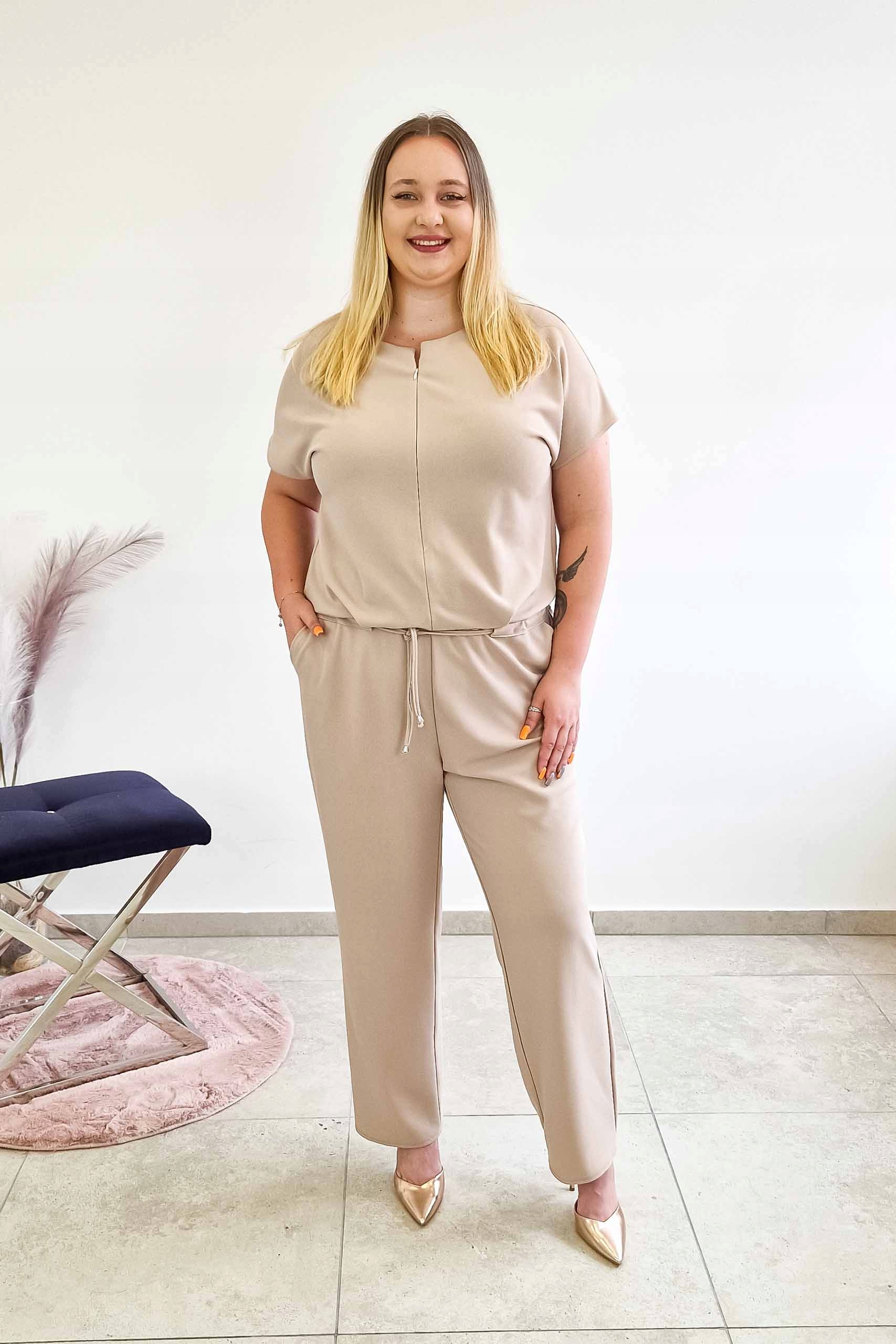 Elegantní dámská kombinéza pro maminku Béžová 44