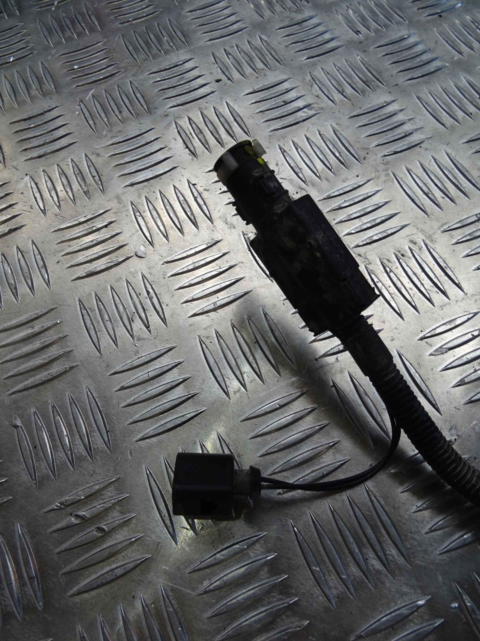 VW SKODA 2.0 TDI КАБЕЛЬ ADBLUE 5QF131983